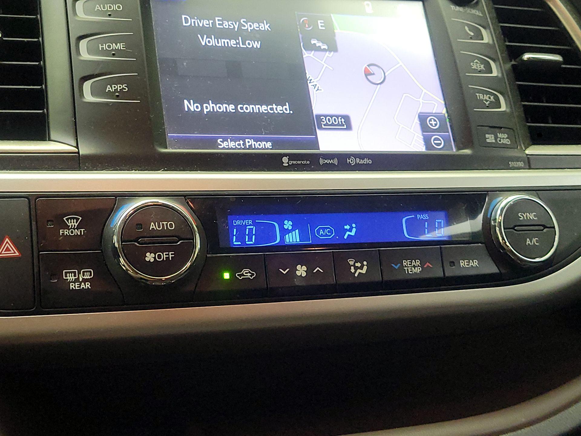 Thumbnail: 2019 Toyota Highlander - 17