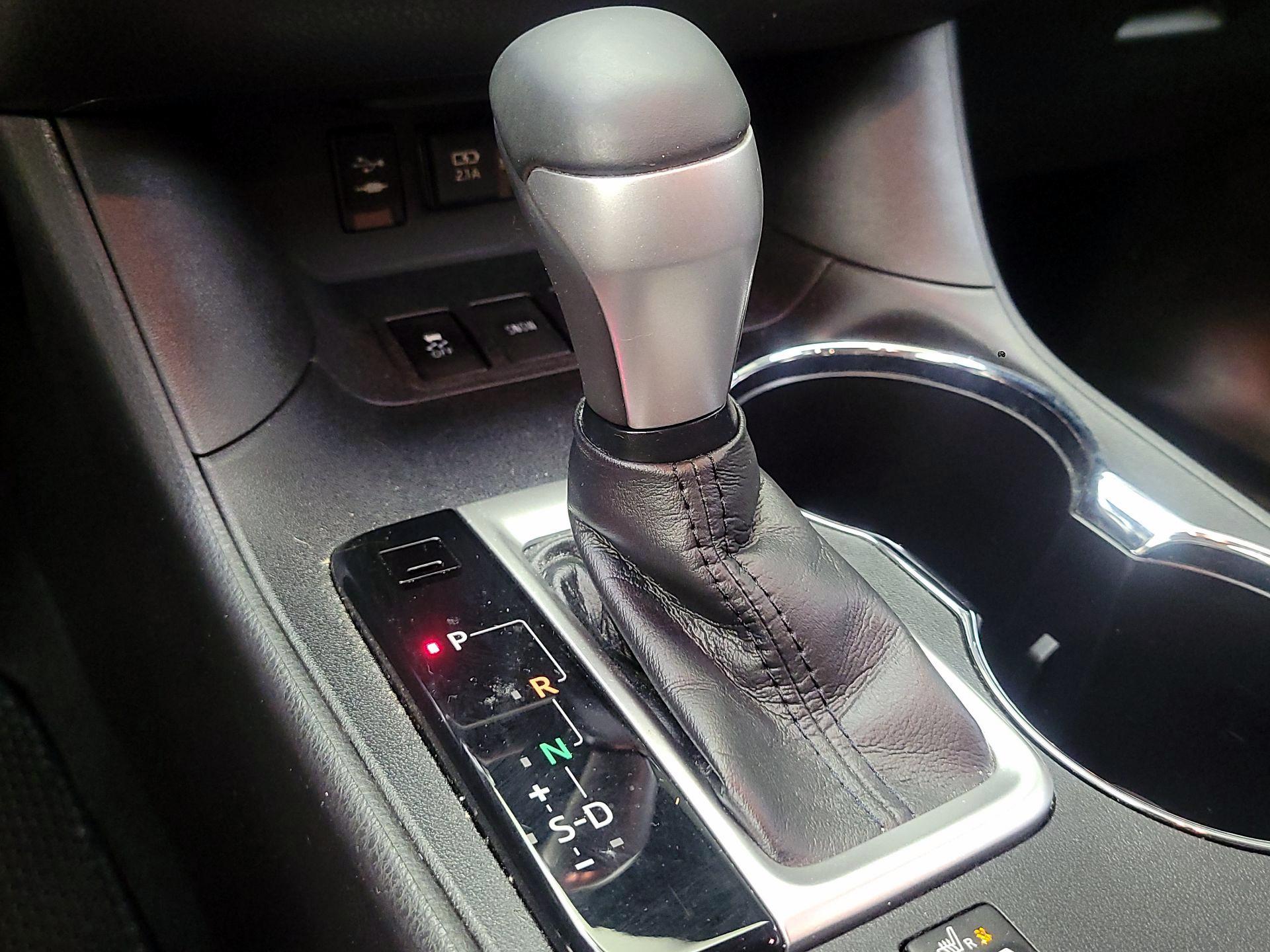 Thumbnail: 2019 Toyota Highlander - 18