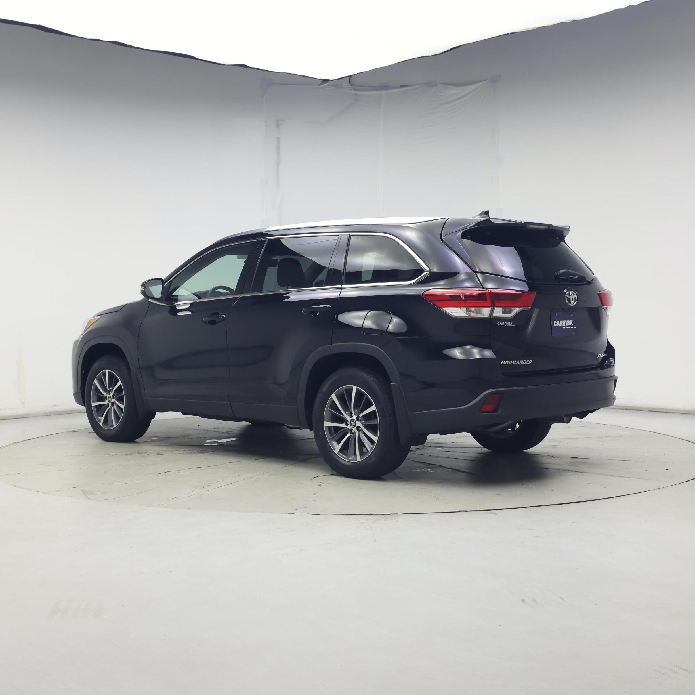 Thumbnail: 2019 Toyota Highlander - 2