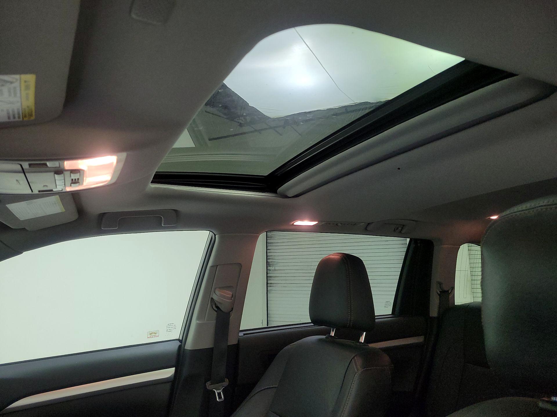 Thumbnail: 2019 Toyota Highlander - 20