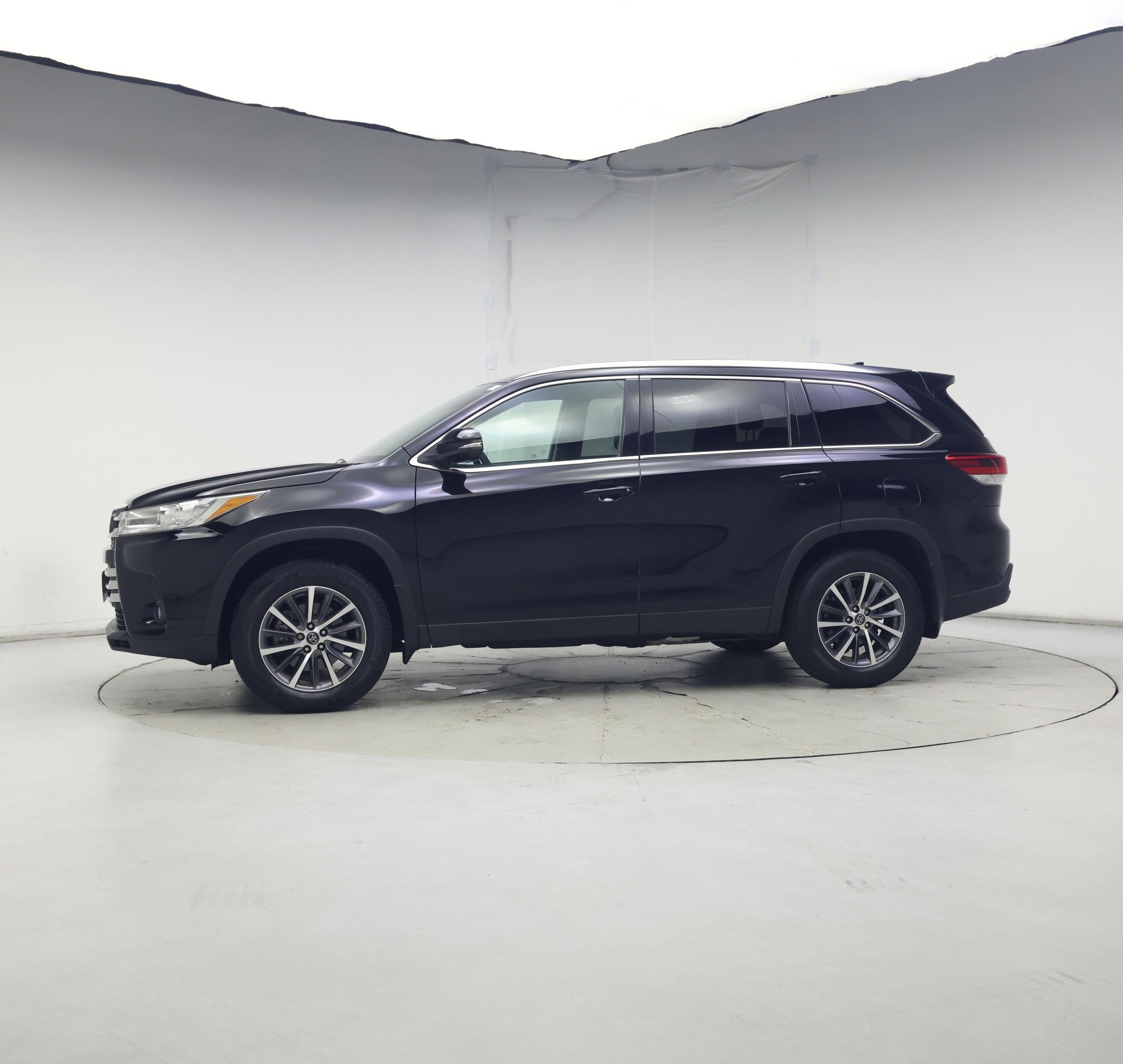 Thumbnail: 2019 Toyota Highlander - 3