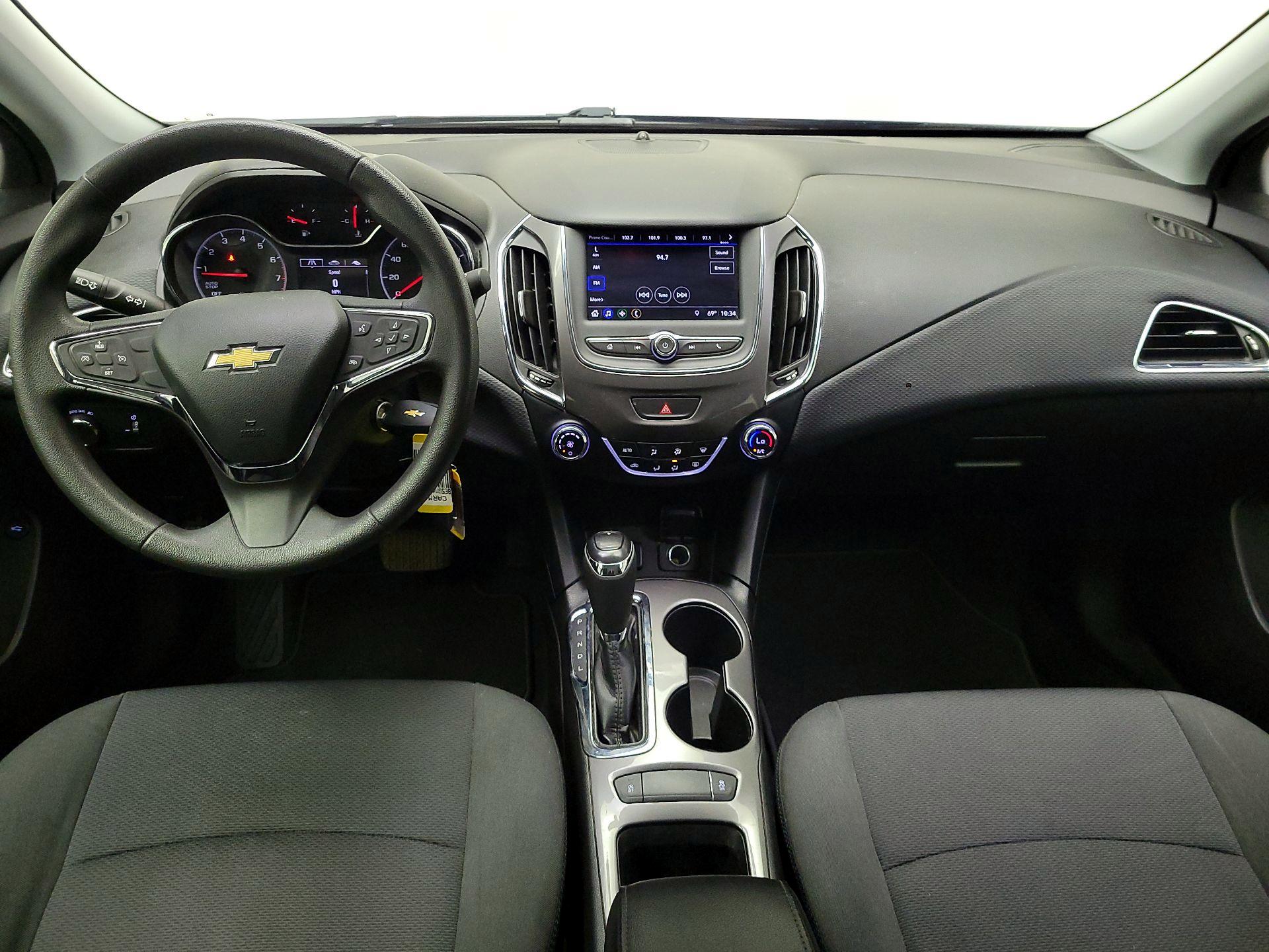 Thumbnail: 2019 Chevrolet Cruze - 9