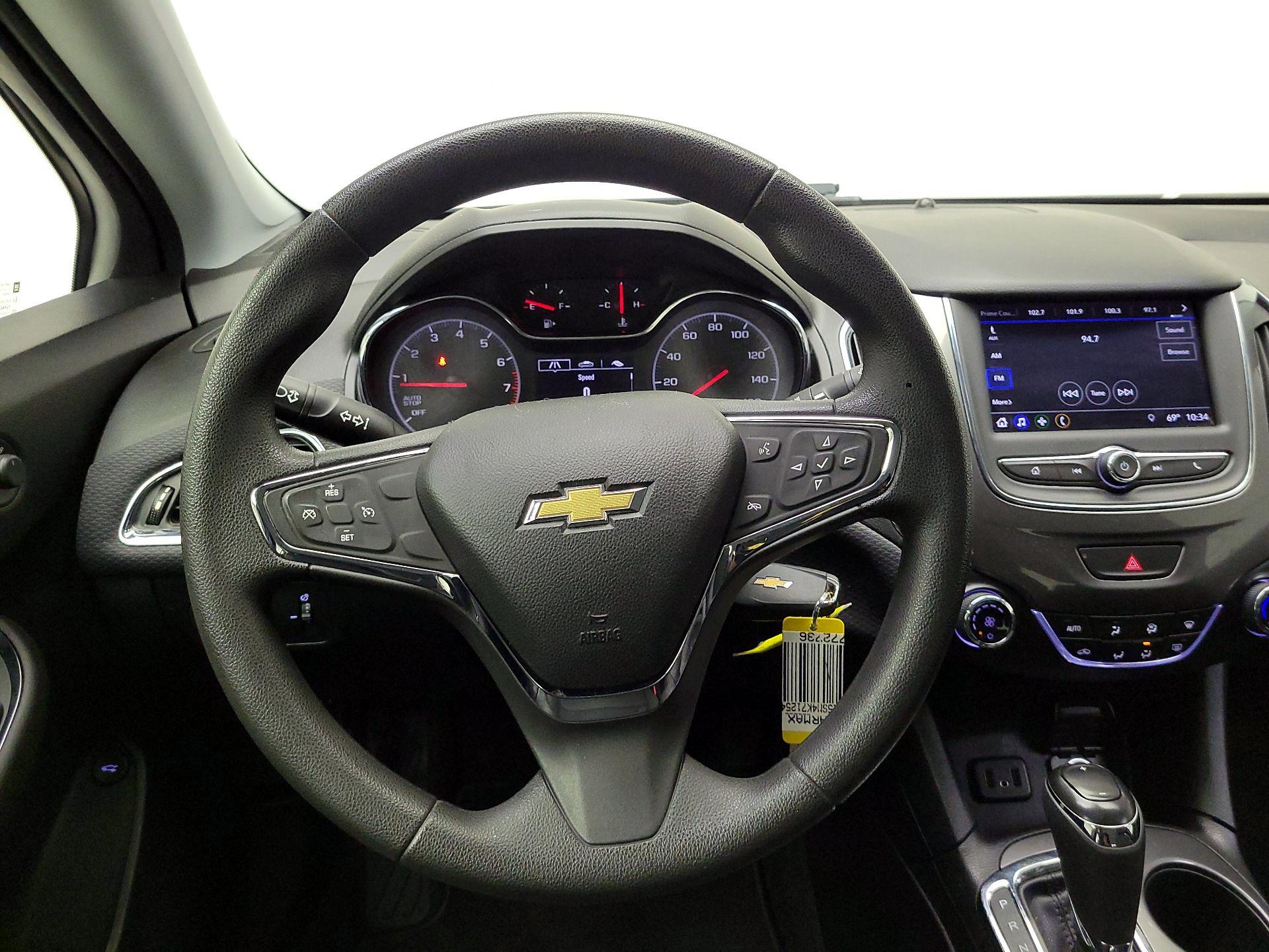 Thumbnail: 2019 Chevrolet Cruze - 10