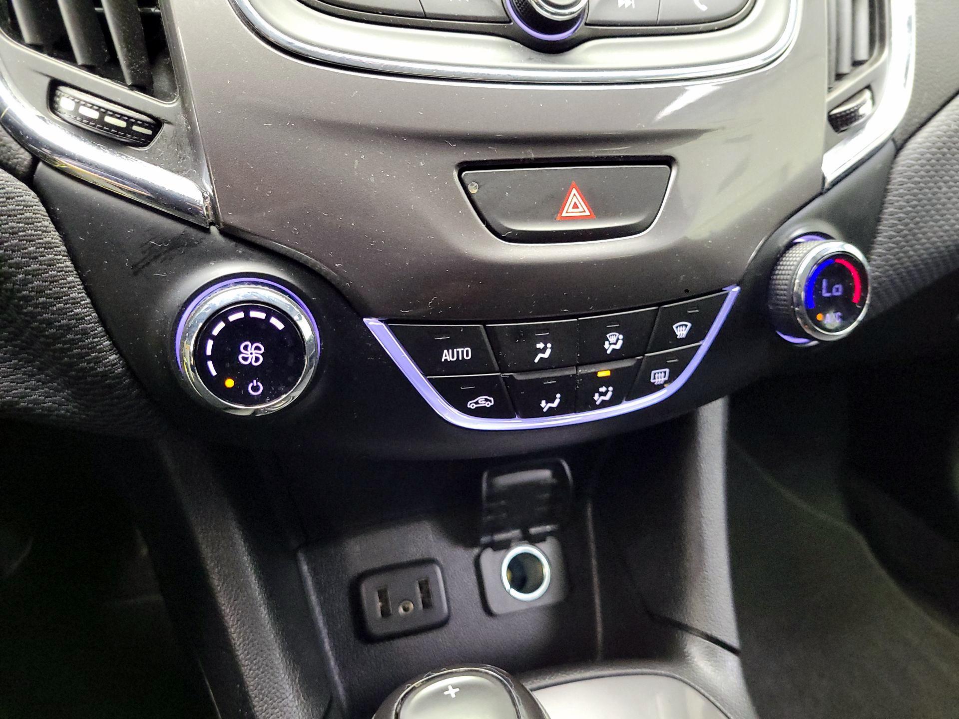 Thumbnail: 2019 Chevrolet Cruze - 16