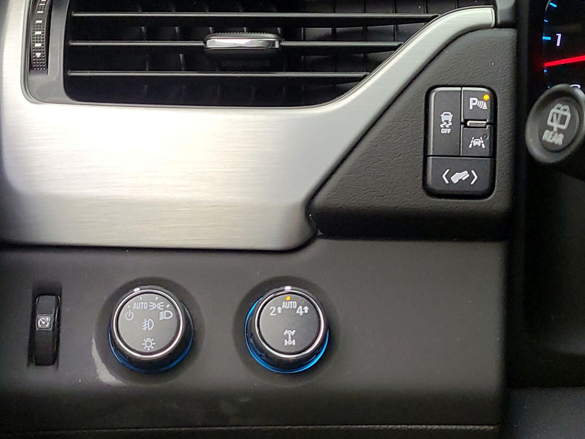 Thumbnail: 2017 GMC Yukon - 13