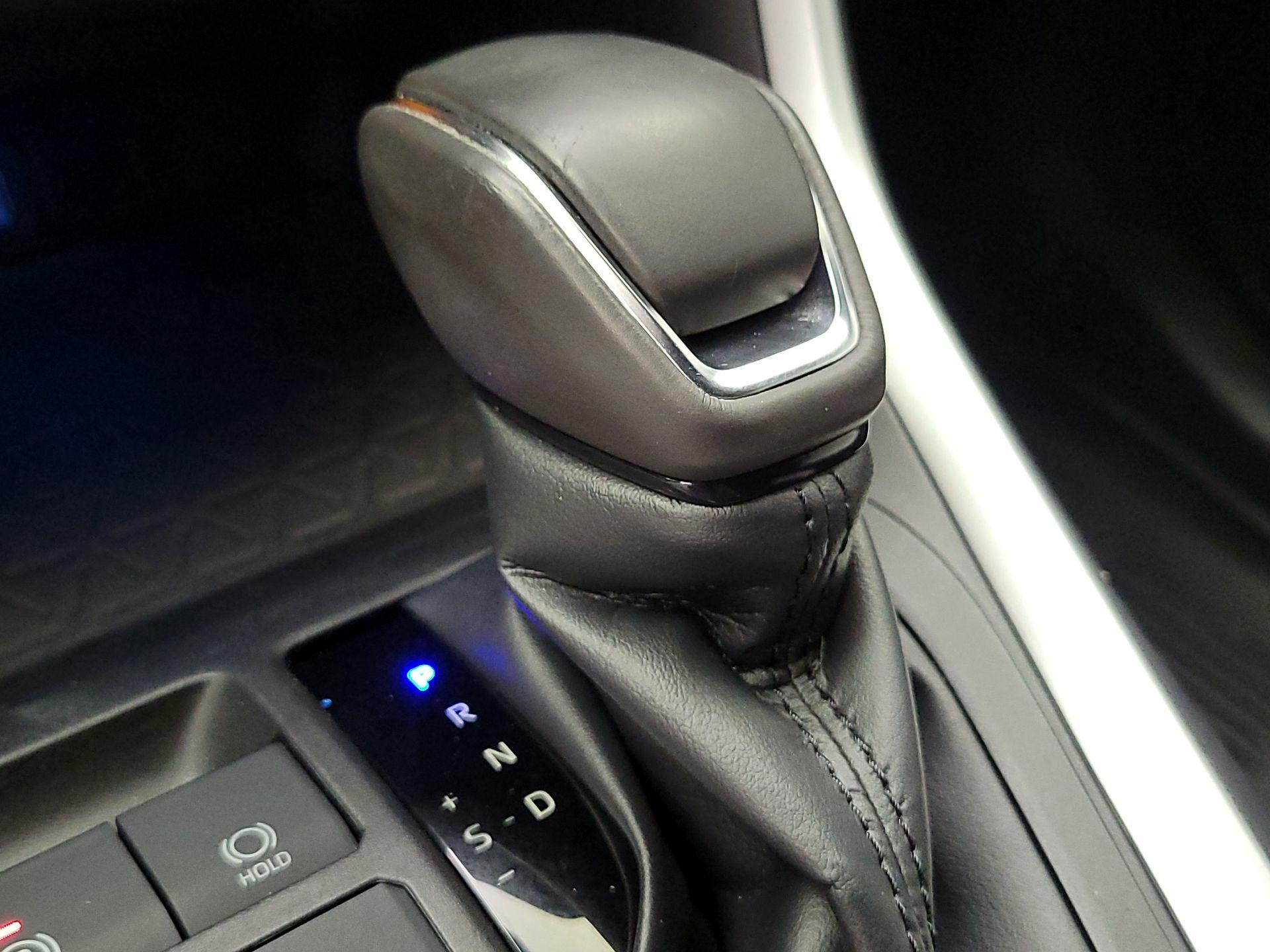 Thumbnail: 2022 Toyota RAV4 - 17