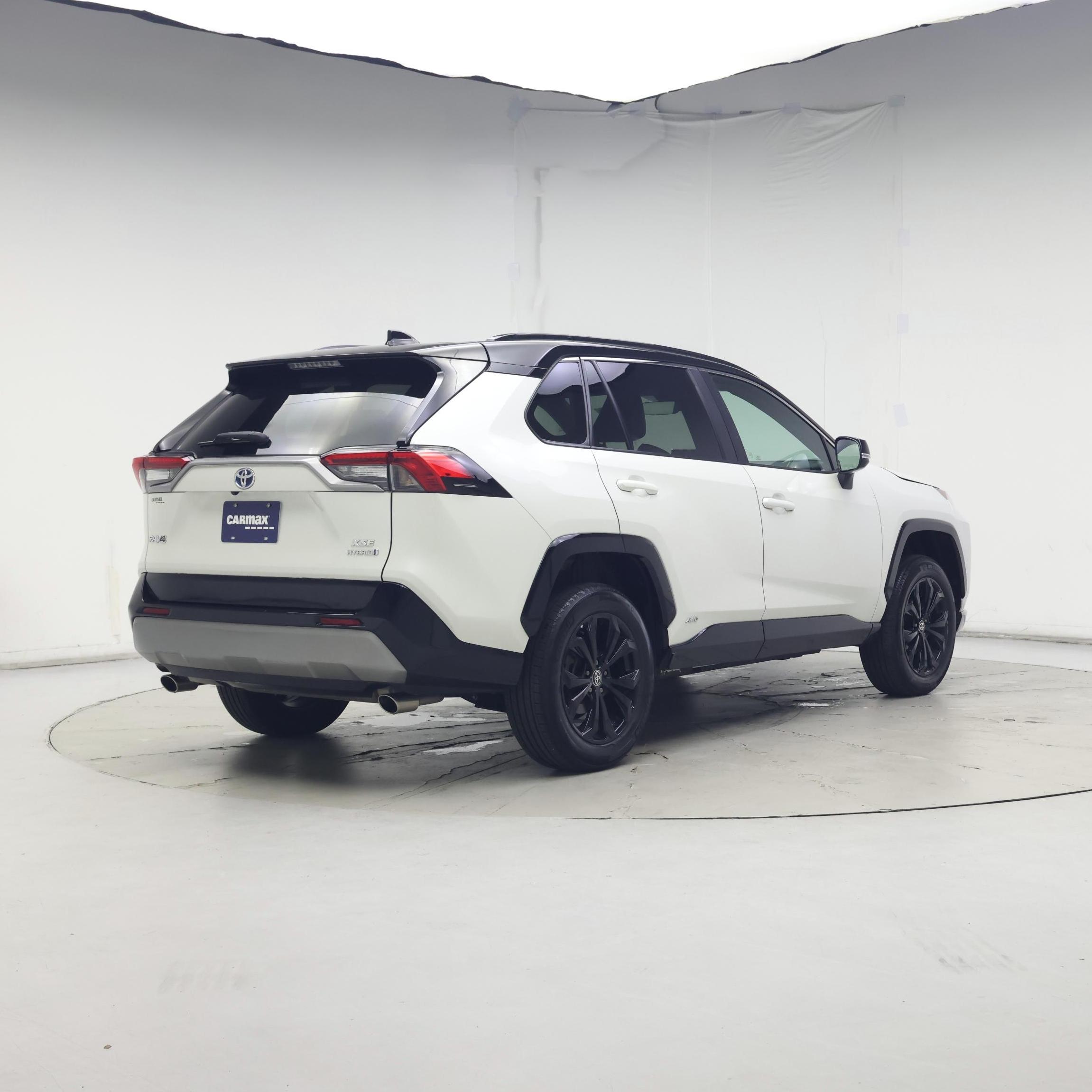 Thumbnail: 2022 Toyota RAV4 - 8