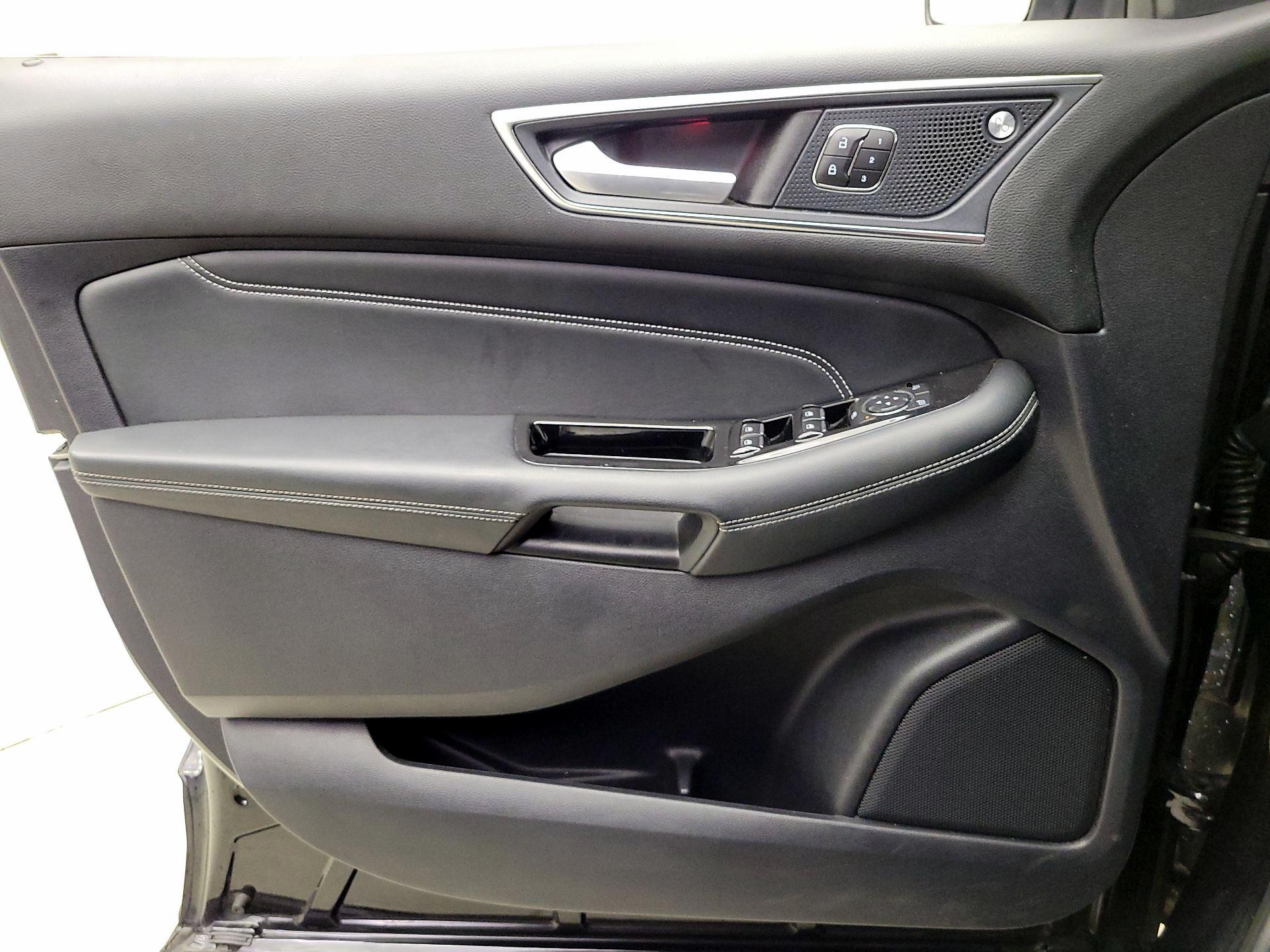 Thumbnail: 2019 Ford Edge - 12