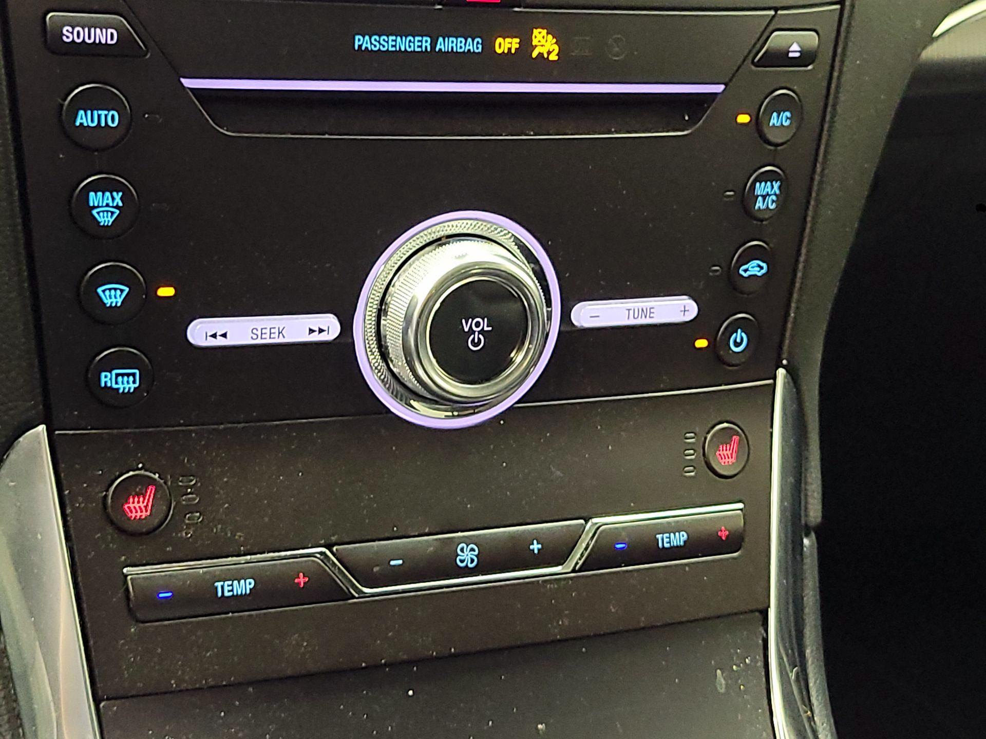 Thumbnail: 2019 Ford Edge - 16