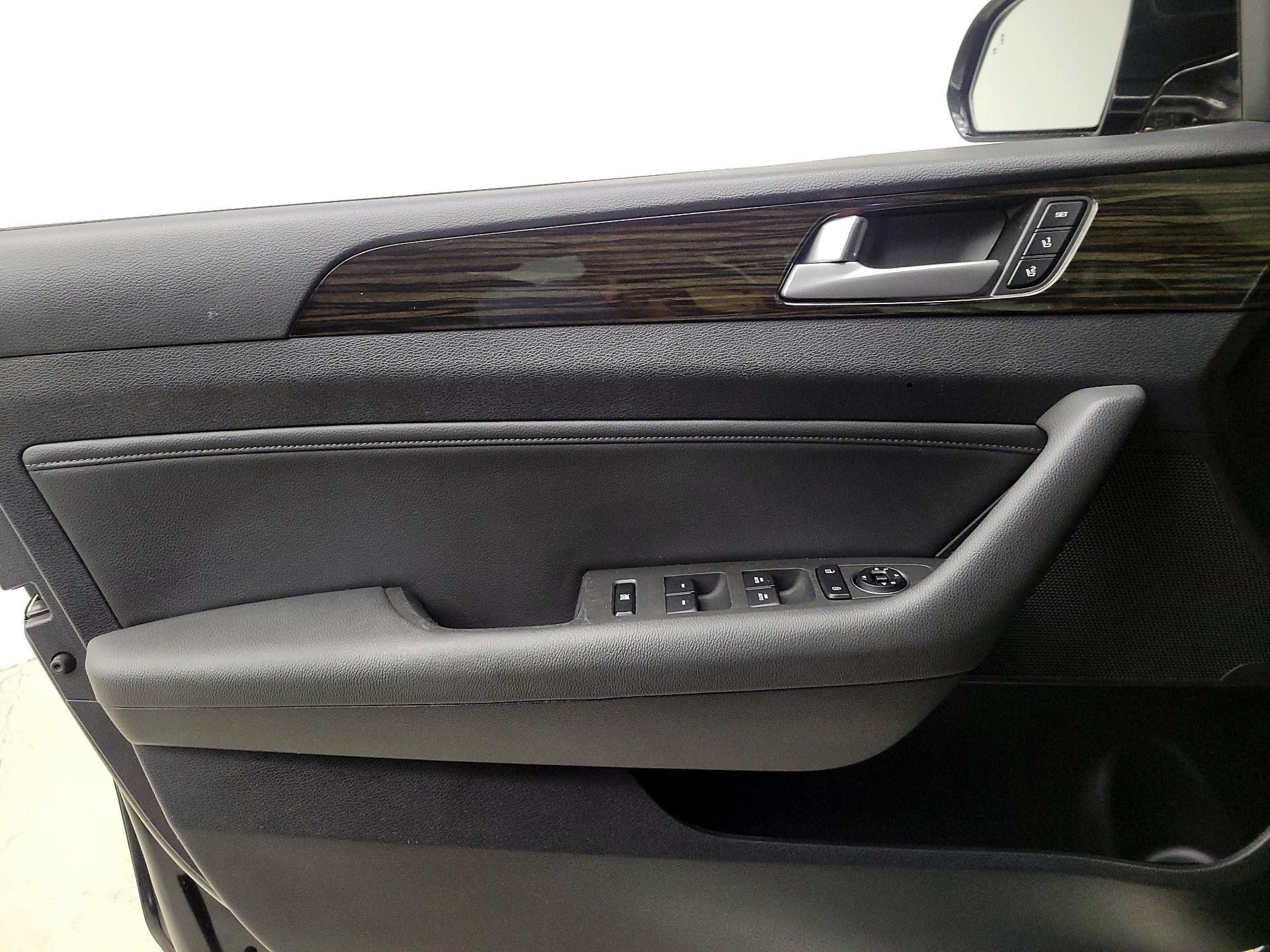 Thumbnail: 2016 Hyundai Sonata - 12