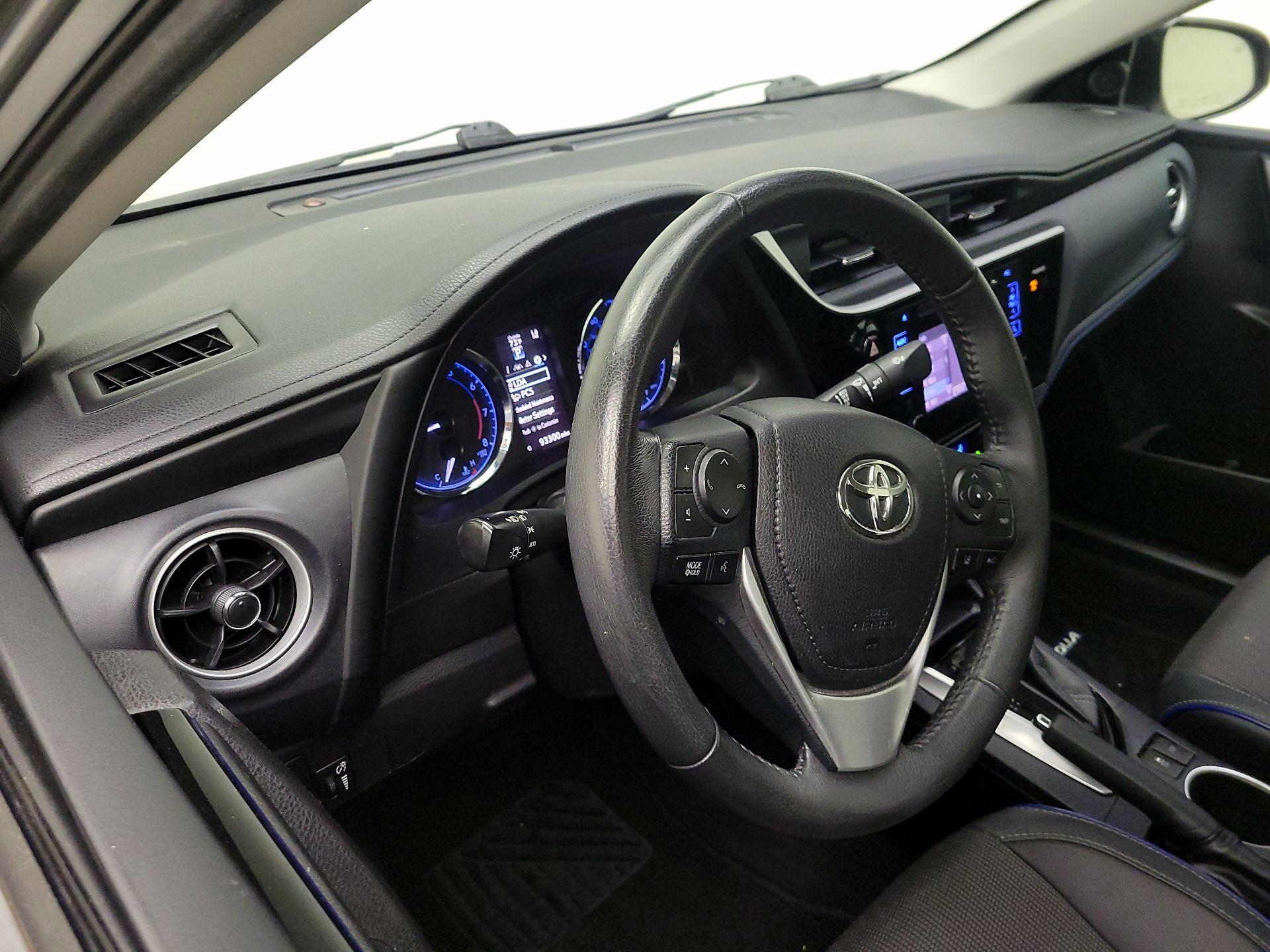 Thumbnail: 2017 Toyota Corolla - 9