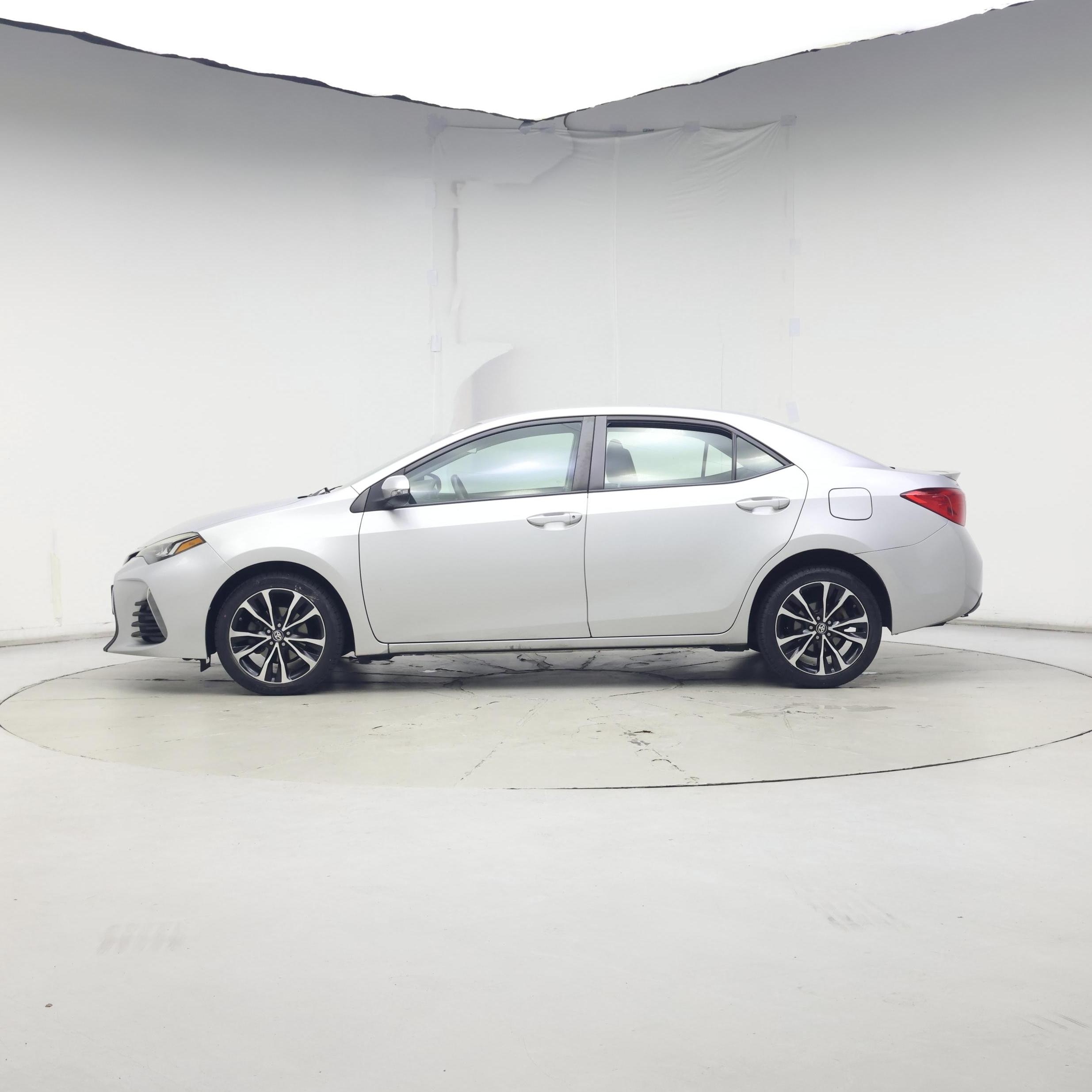 Thumbnail: 2017 Toyota Corolla - 3