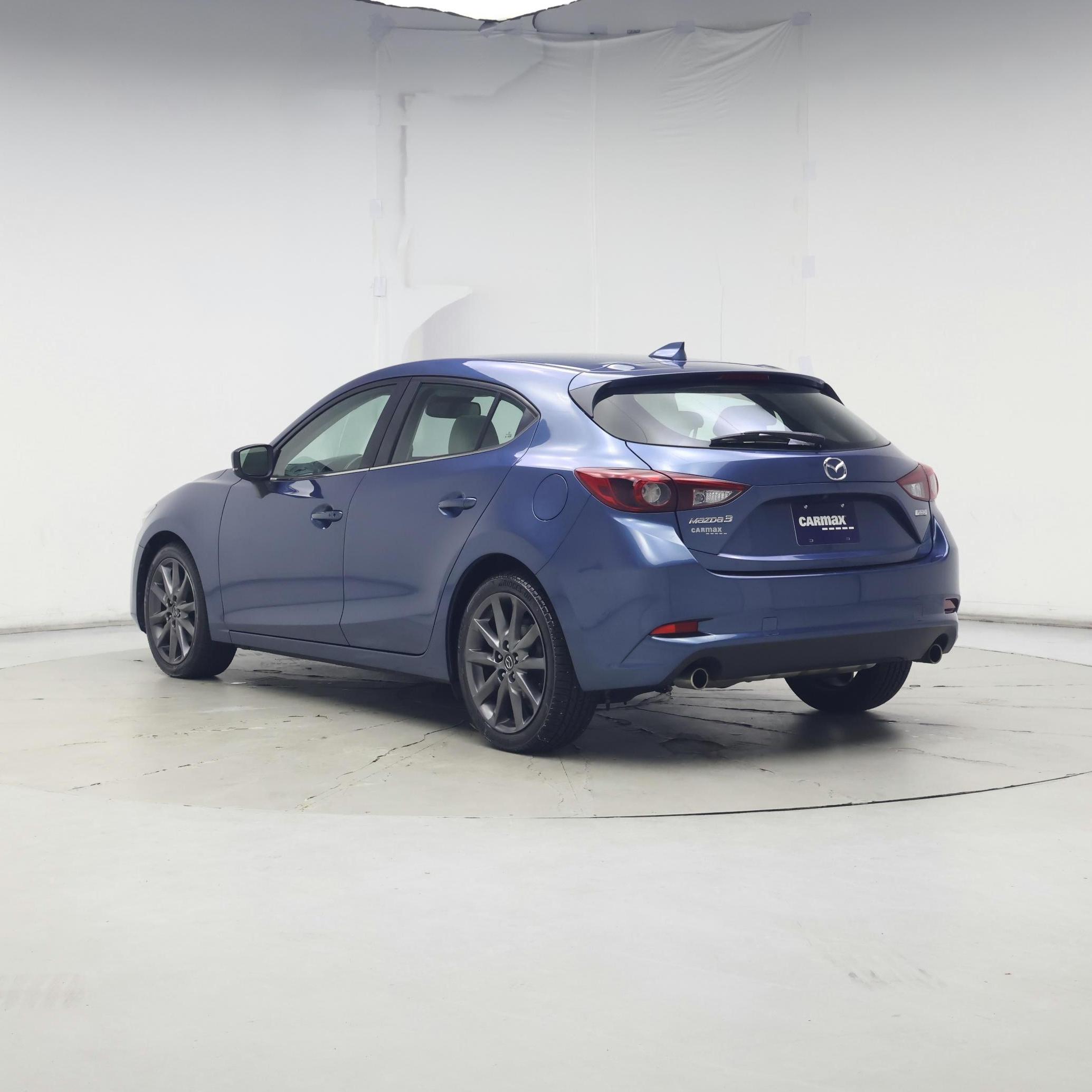 Thumbnail: 2018 Mazda Mazda3 - 2