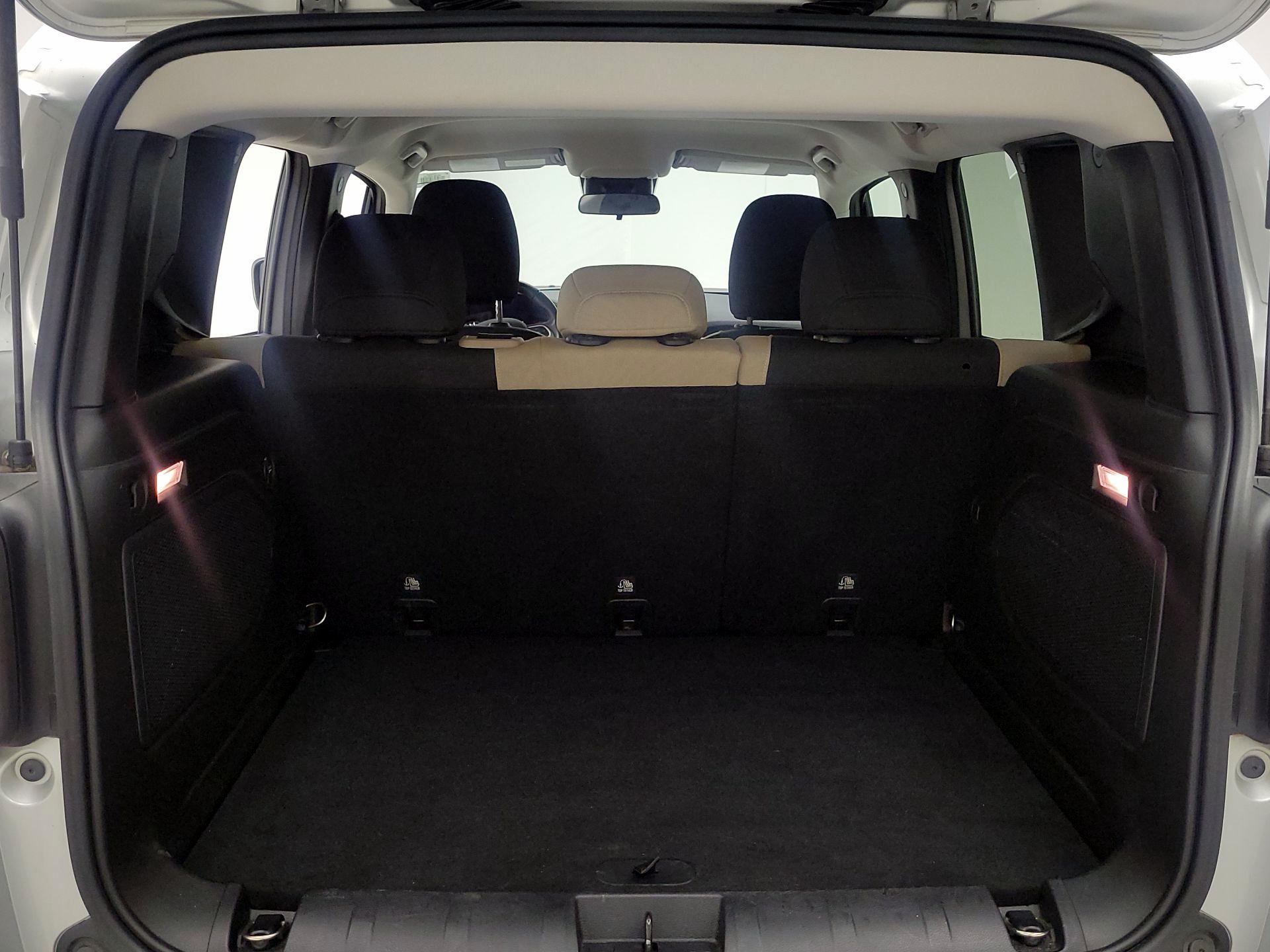 Thumbnail: 2015 Jeep Renegade - 20