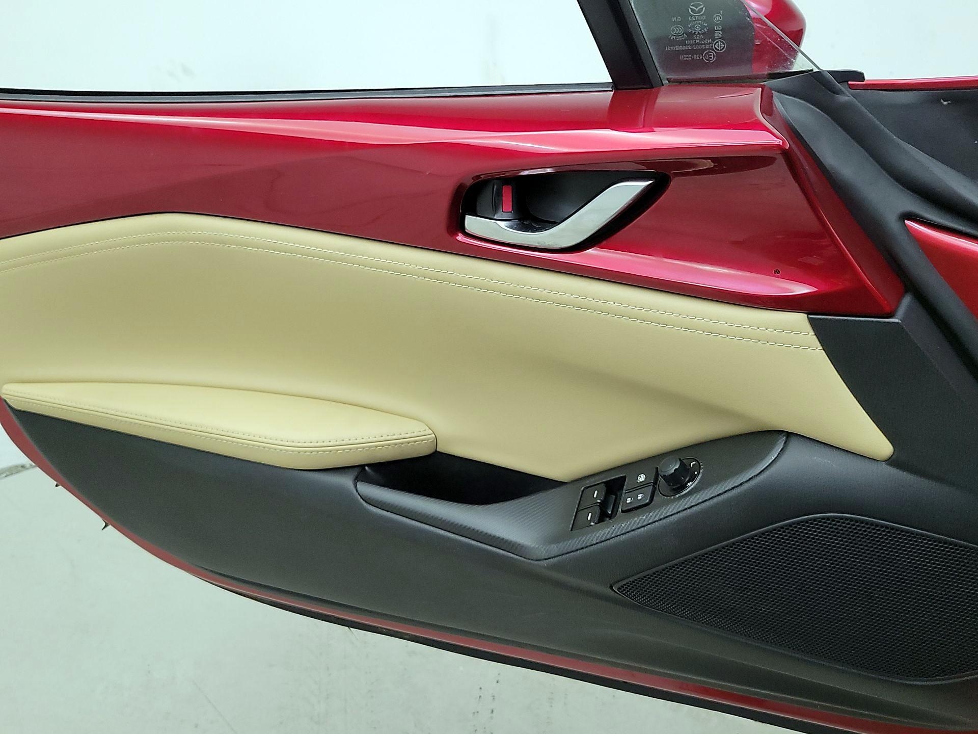 Thumbnail: 2020 Mazda MX-5 Miata - 12
