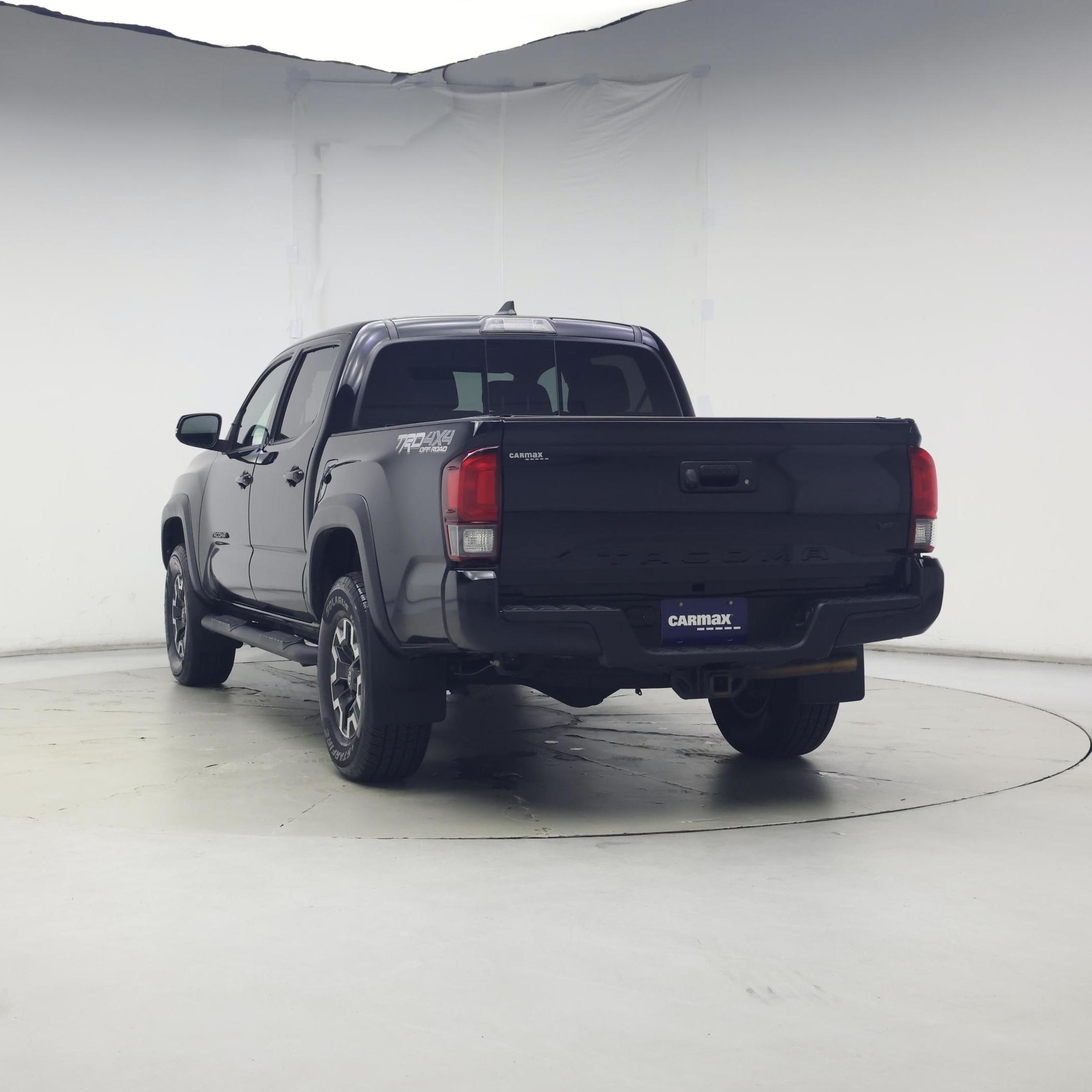 Thumbnail: 2018 Toyota Tacoma - 6
