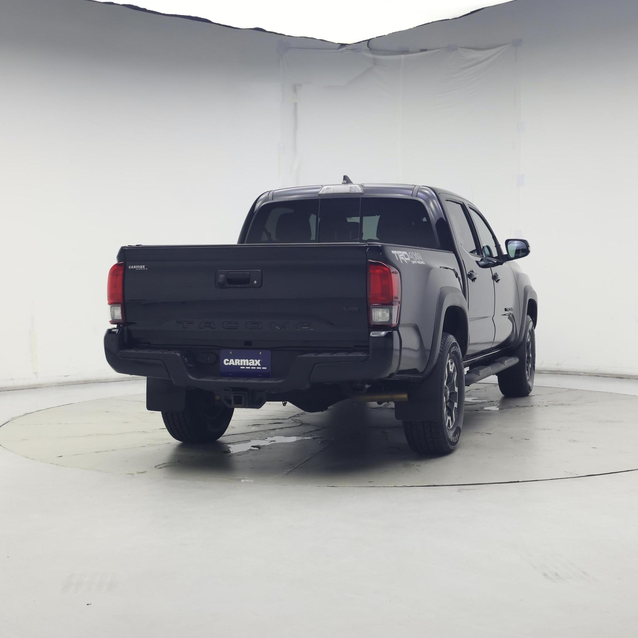 Thumbnail: 2018 Toyota Tacoma - 8