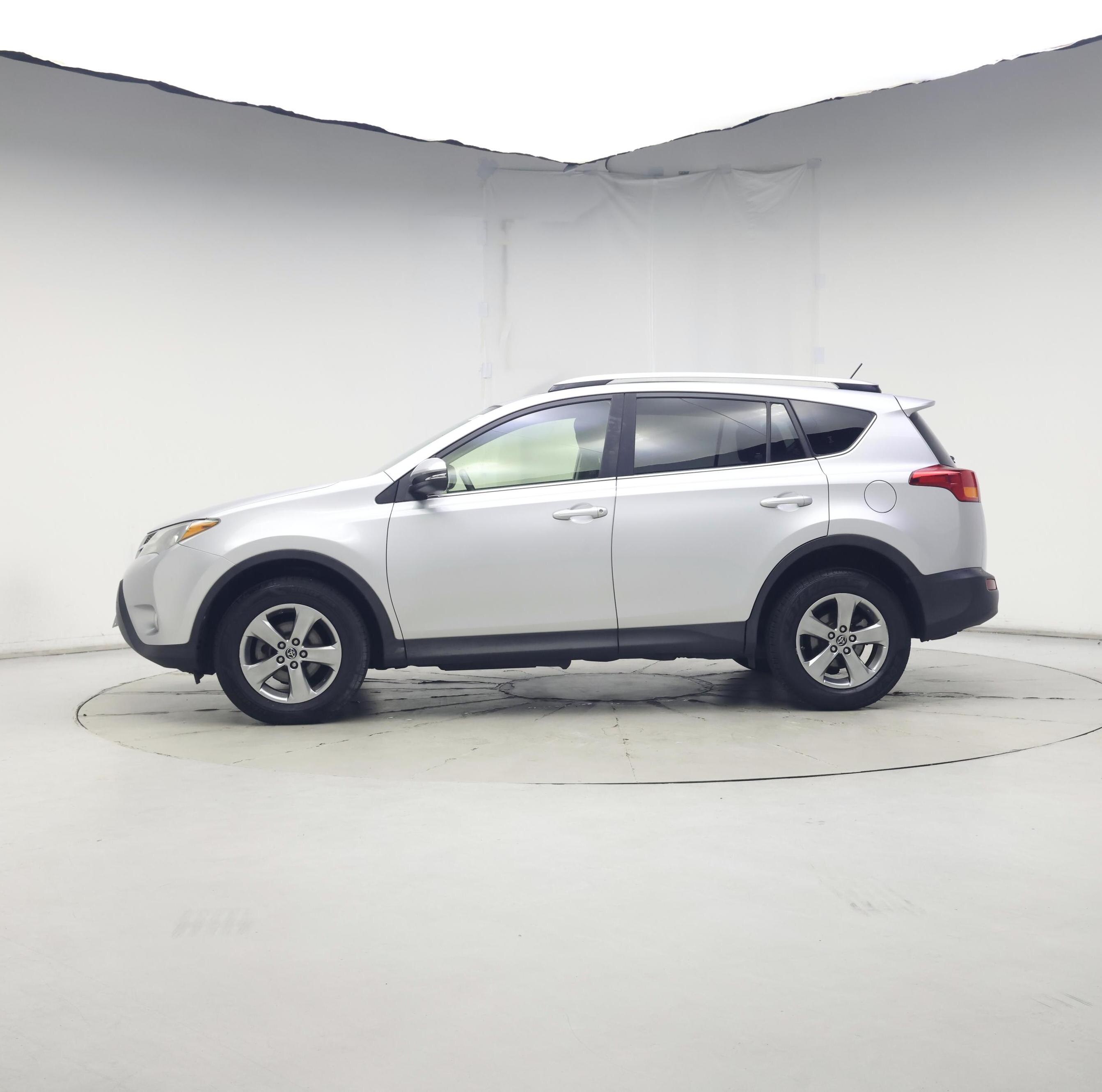 Thumbnail: 2015 Toyota RAV4 - 3