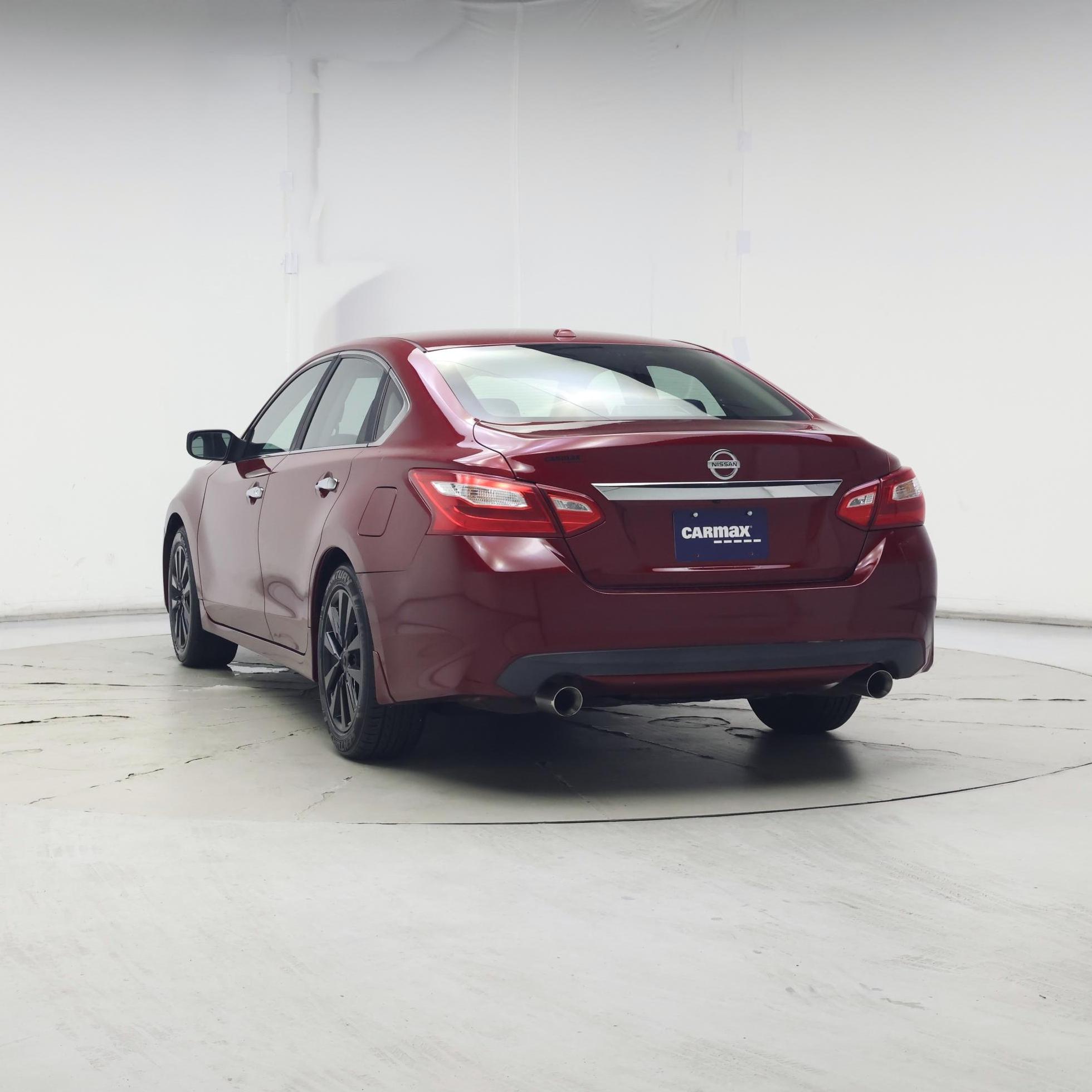 Thumbnail: 2017 Nissan Altima - 6