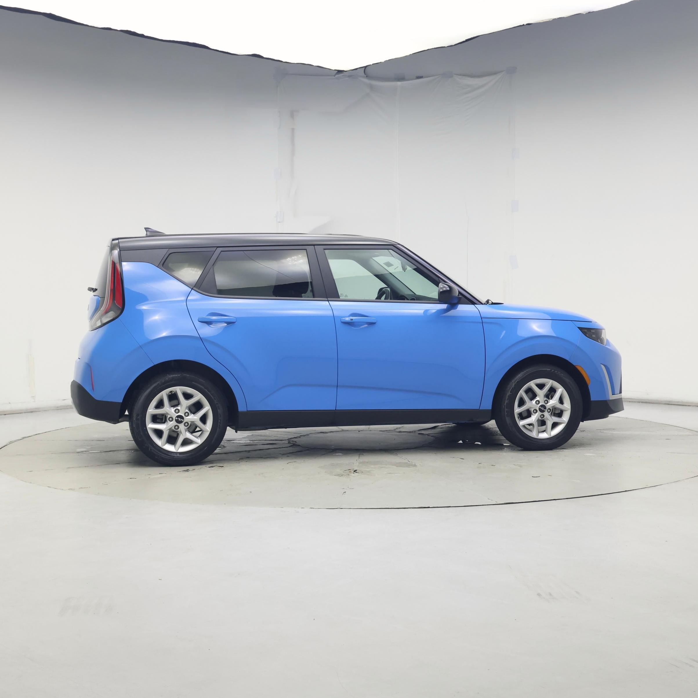 Thumbnail: 2023 Kia Soul - 7