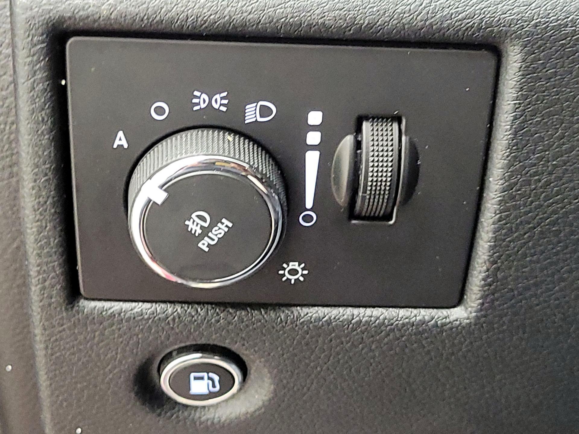 Thumbnail: 2015 Jeep Grand Cherokee - 13