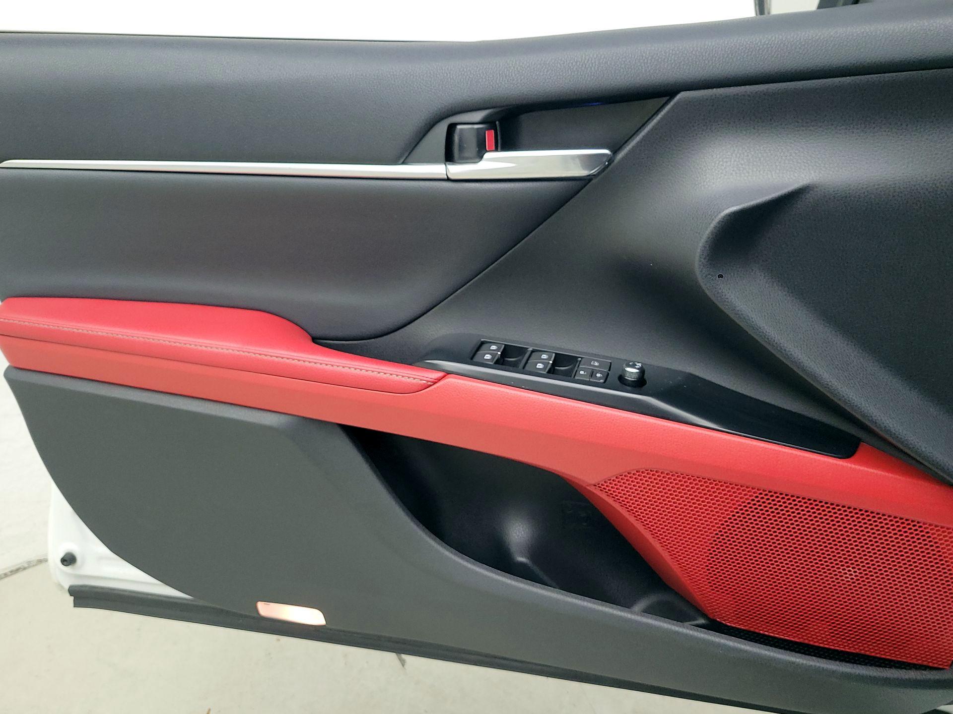 Thumbnail: 2020 Toyota Camry - 12