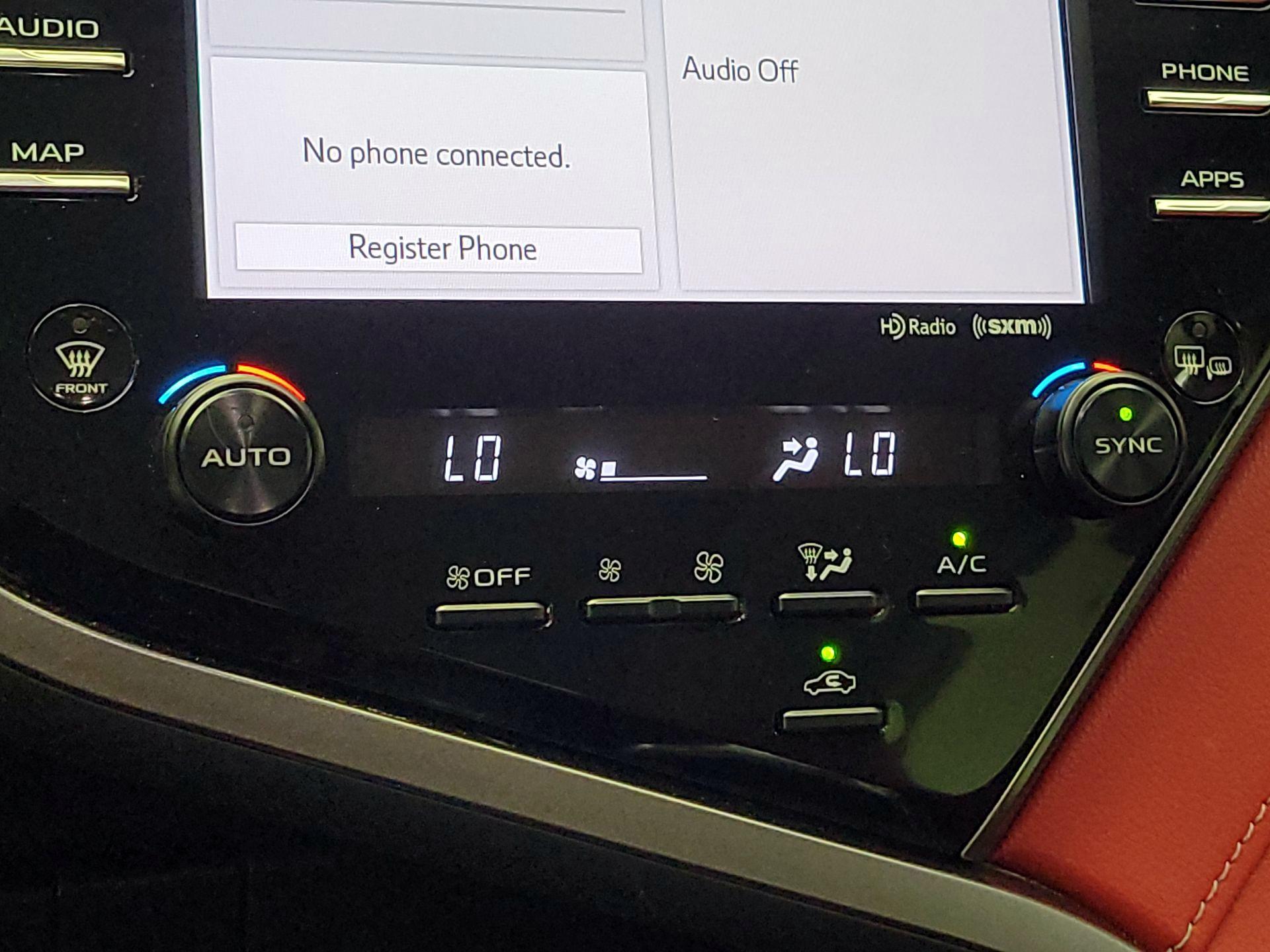 Thumbnail: 2020 Toyota Camry - 16