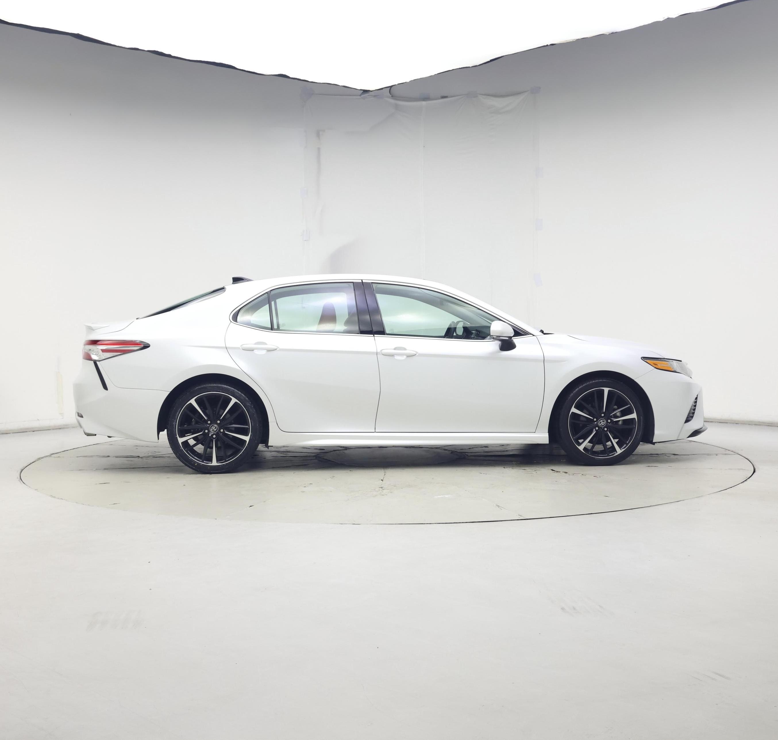 Thumbnail: 2020 Toyota Camry - 7