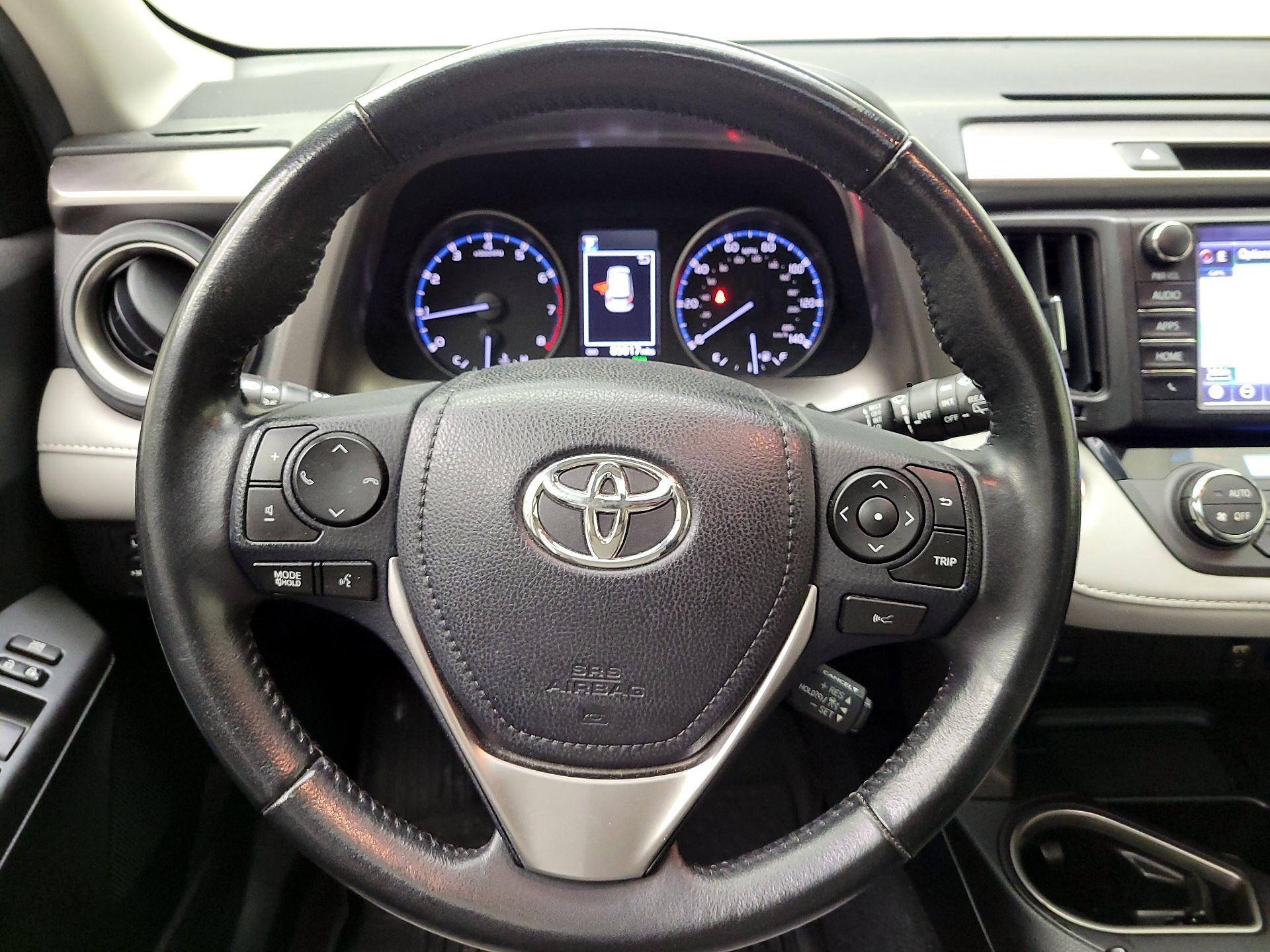 Thumbnail: 2018 Toyota RAV4 - 10