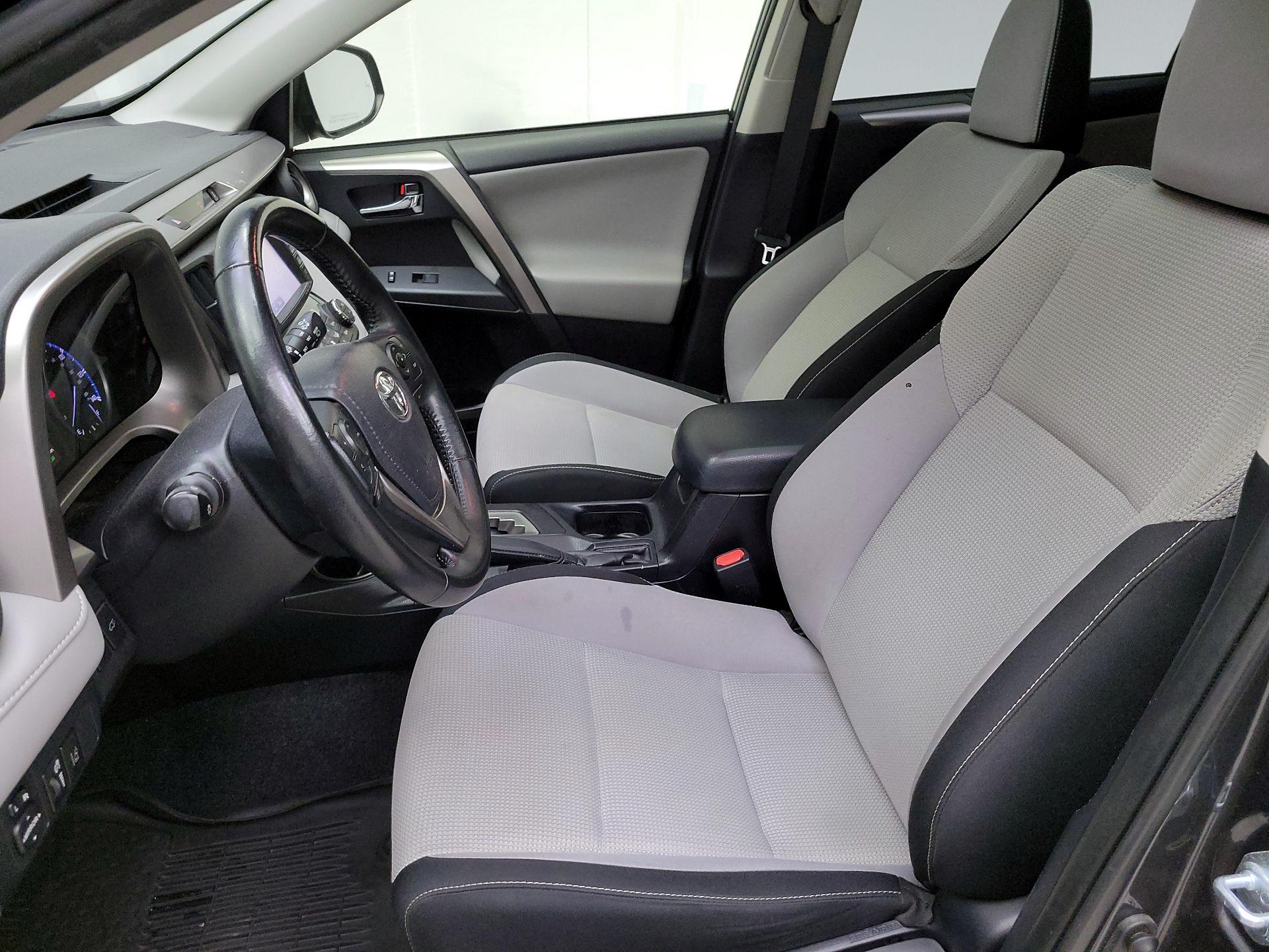 Thumbnail: 2018 Toyota RAV4 - 11