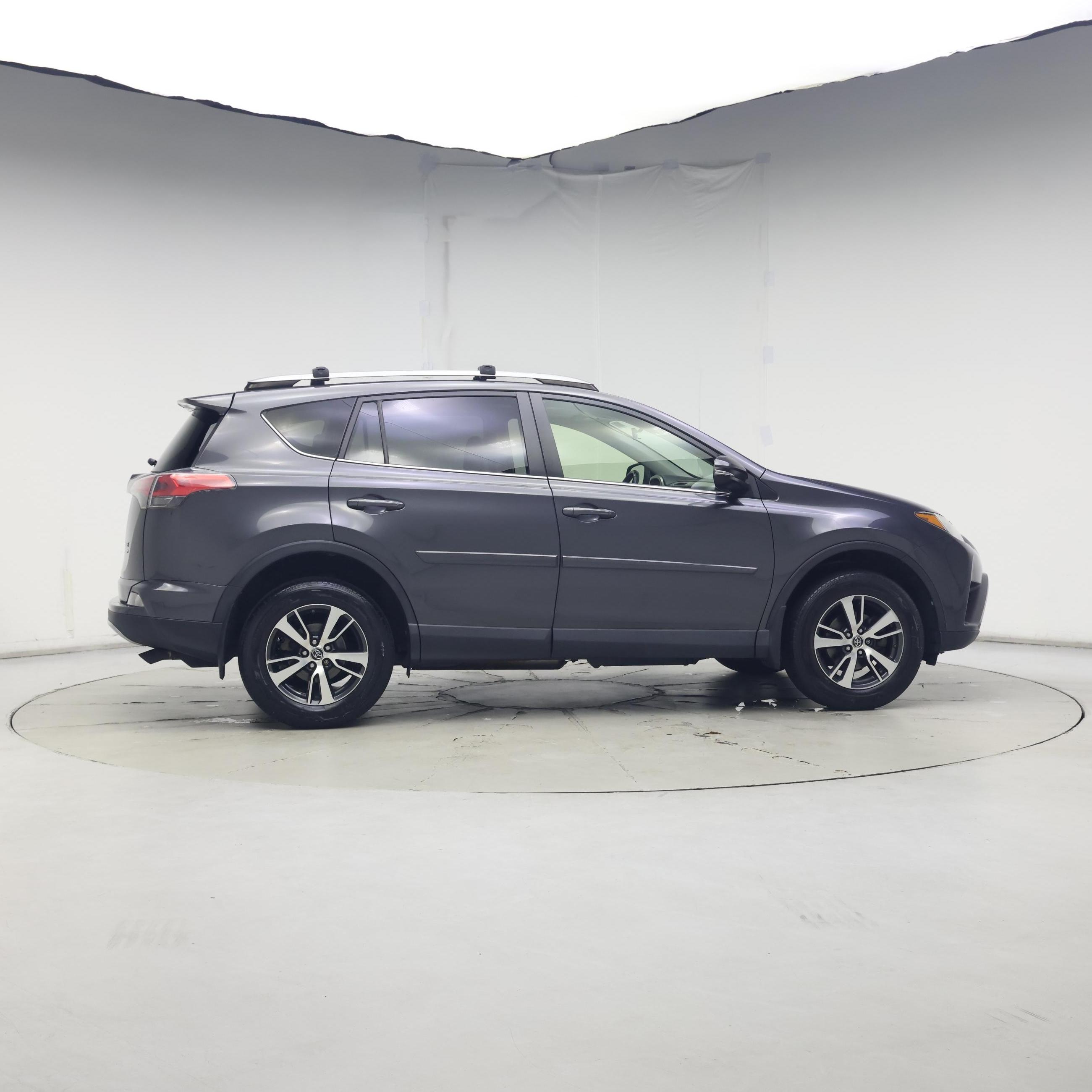 Thumbnail: 2018 Toyota RAV4 - 7
