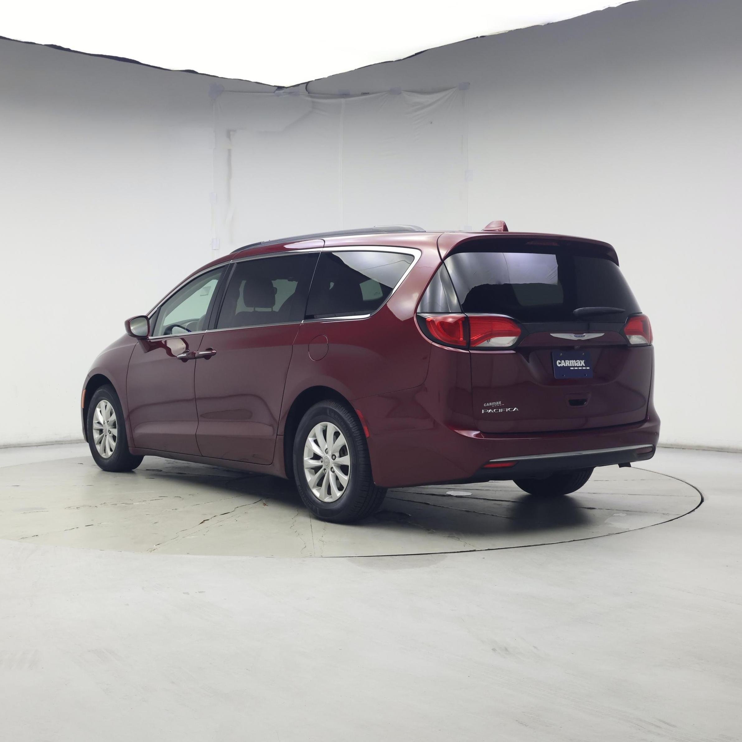 Thumbnail: 2018 Chrysler Pacifica - 2