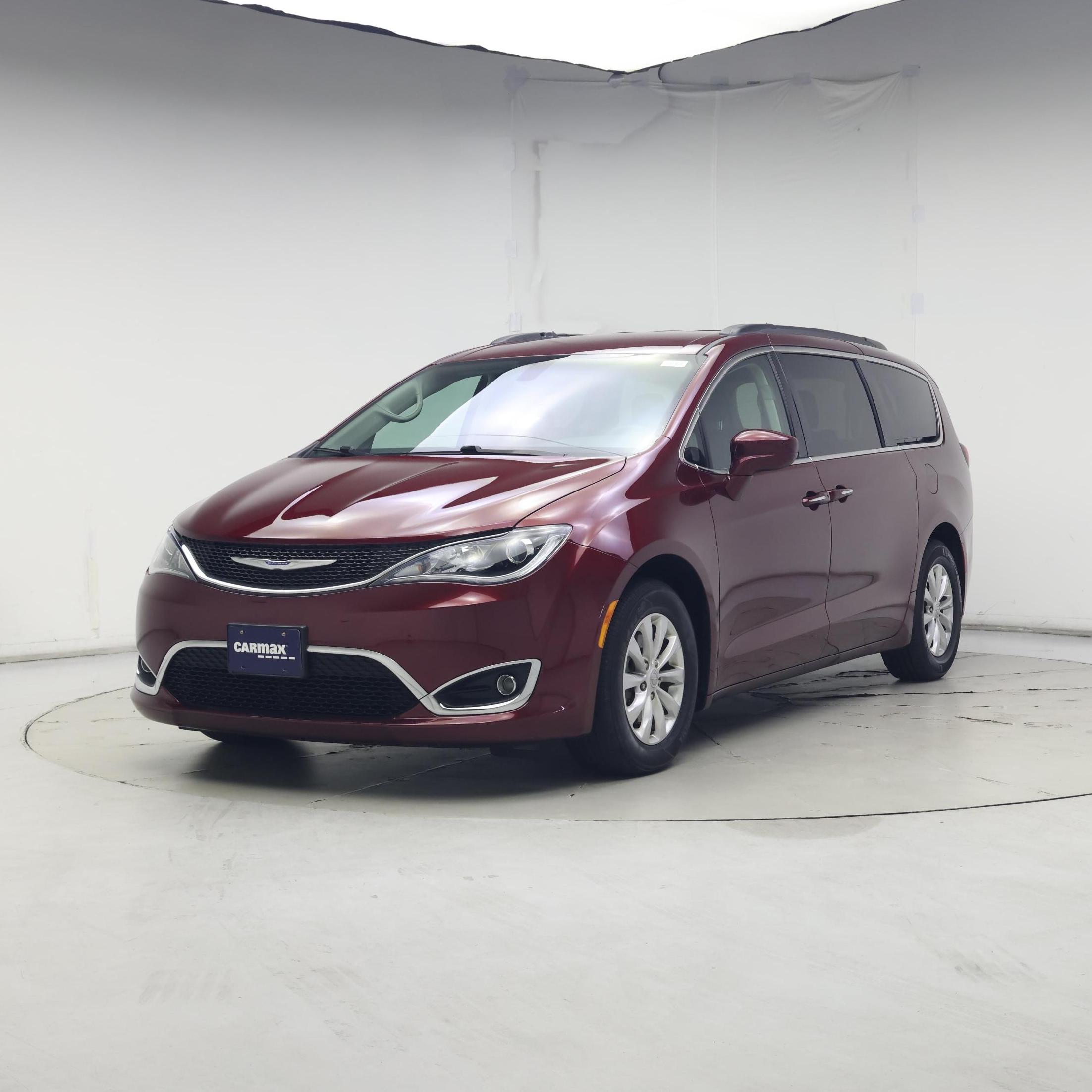 Thumbnail: 2018 Chrysler Pacifica - 4