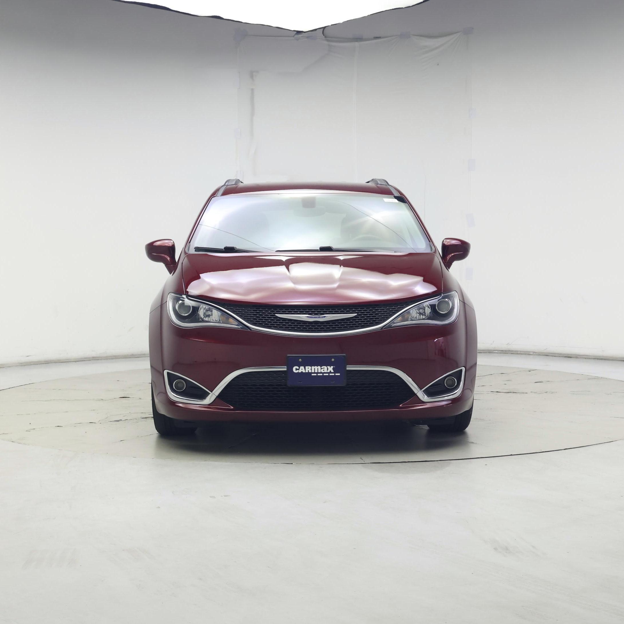 Thumbnail: 2018 Chrysler Pacifica - 5