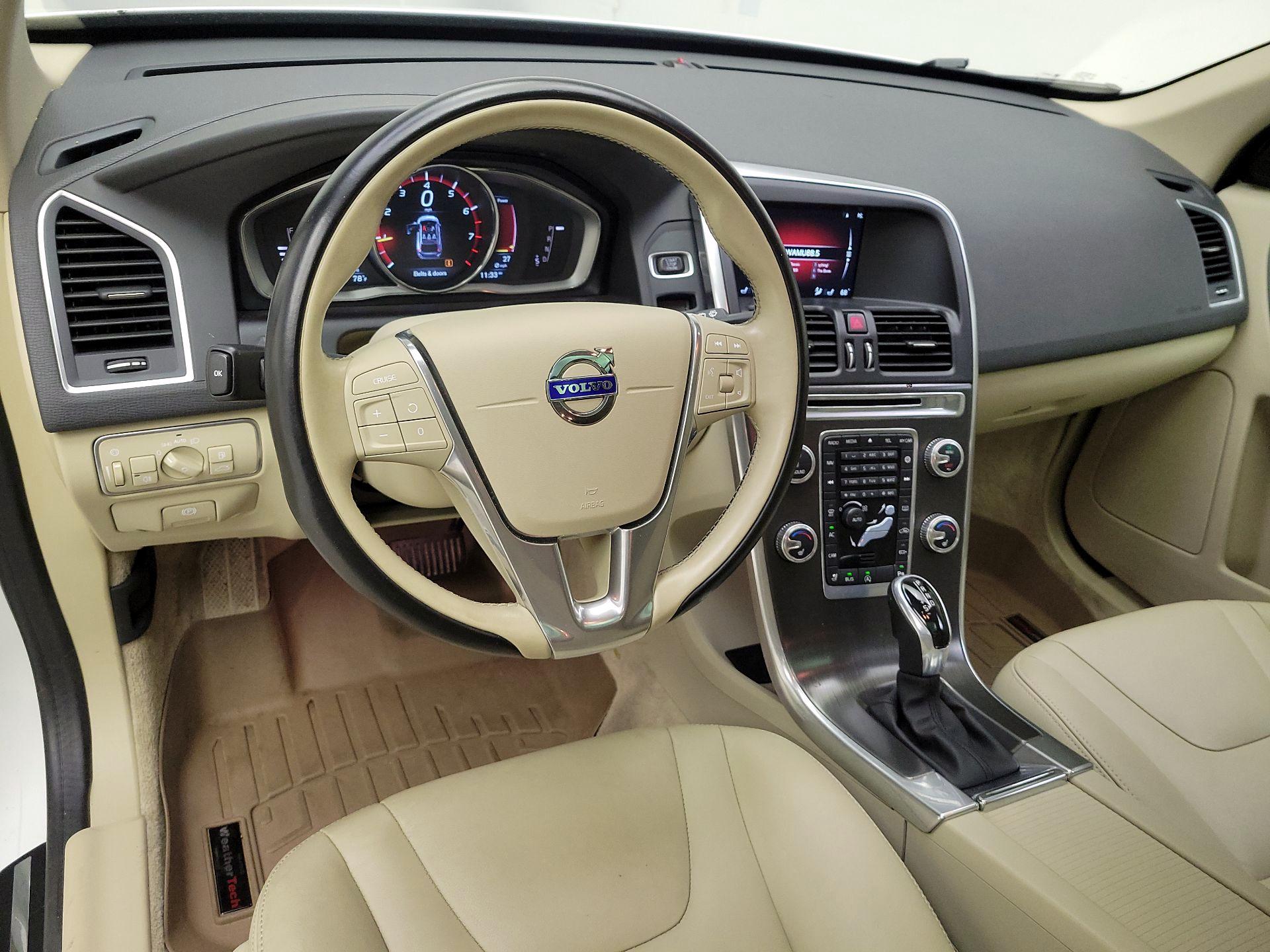 Thumbnail: 2016 Volvo XC60 - 9
