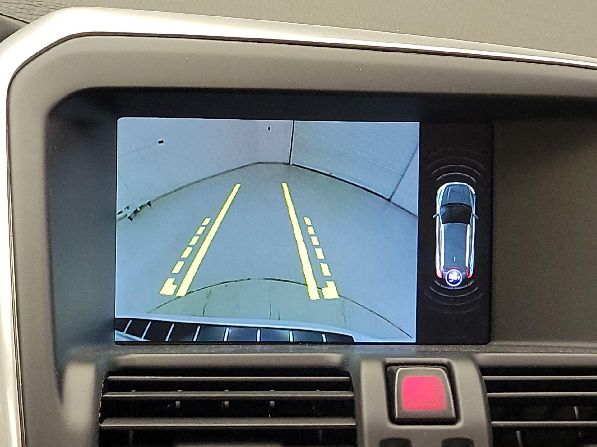 Thumbnail: 2016 Volvo XC60 - 14