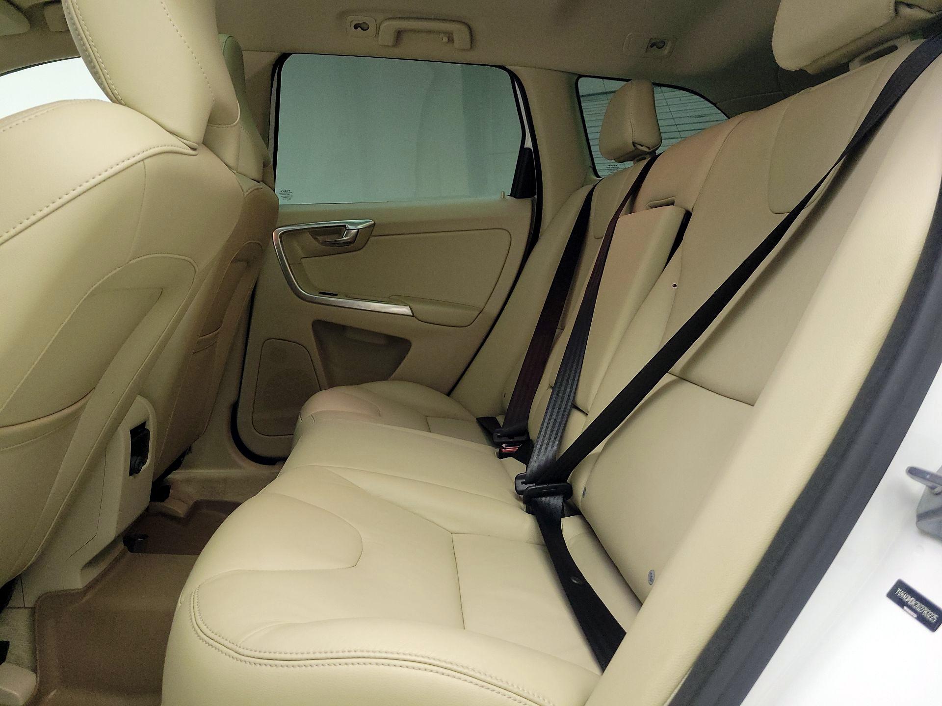 Thumbnail: 2016 Volvo XC60 - 20
