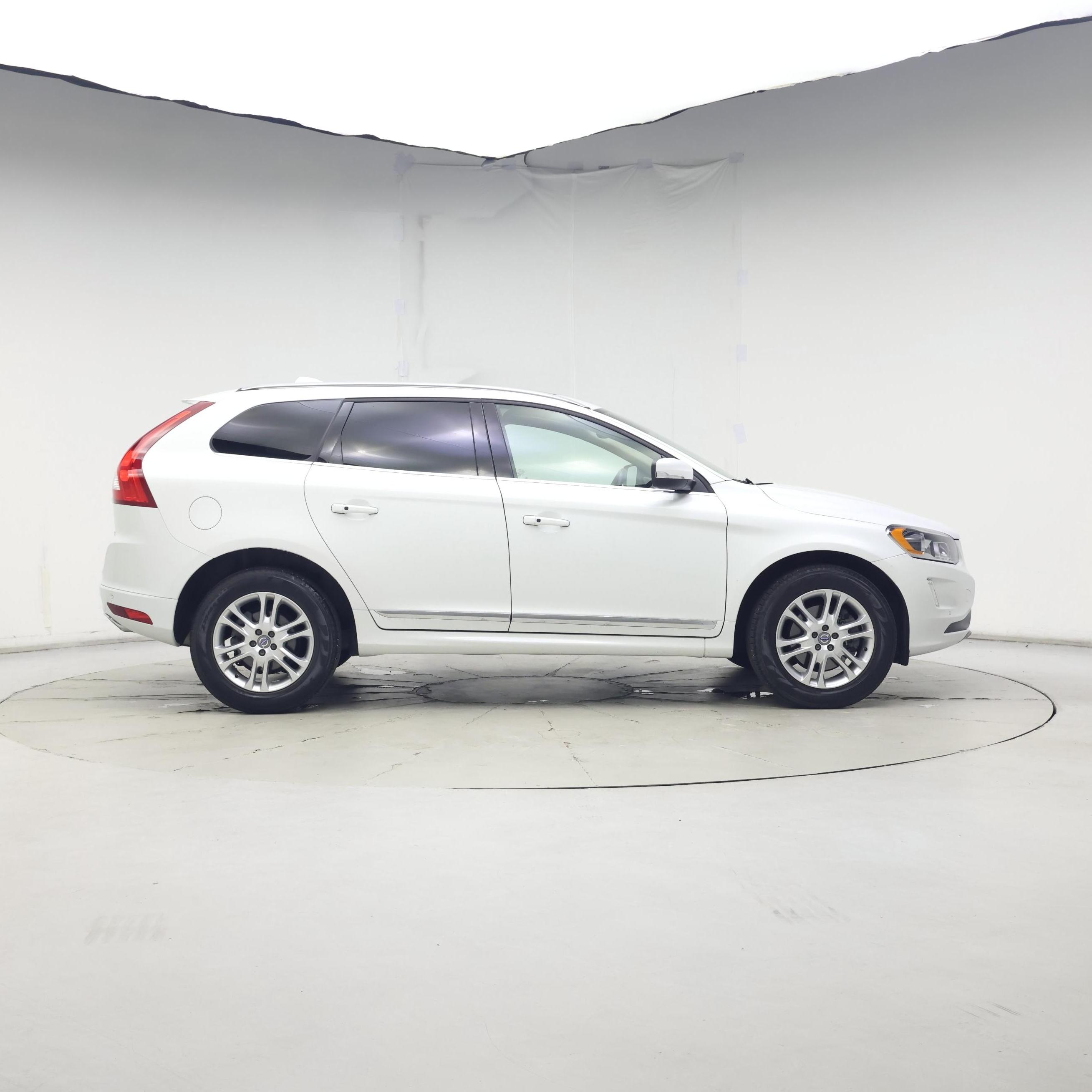 Thumbnail: 2016 Volvo XC60 - 7