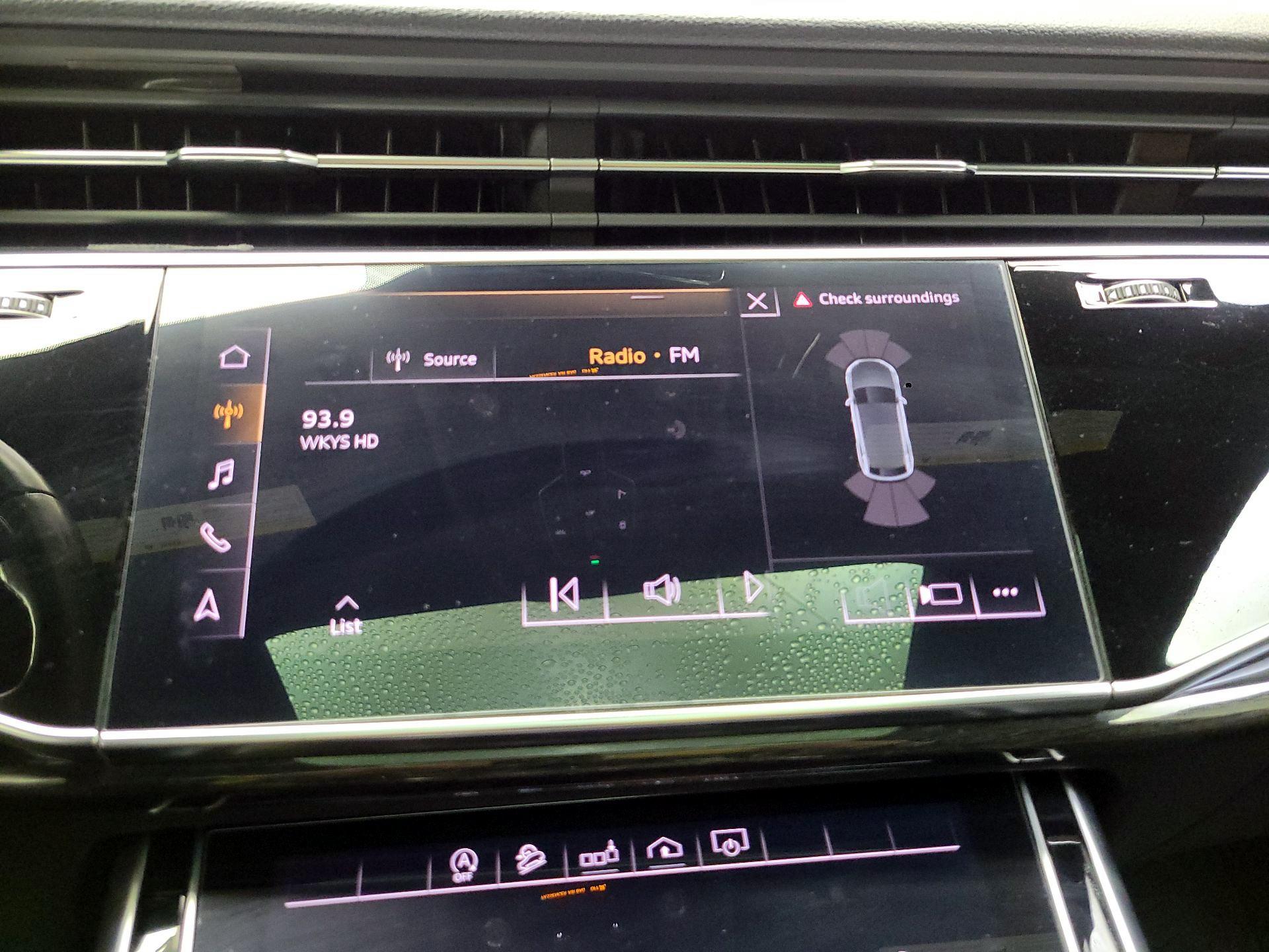 Thumbnail: 2020 Audi Q8 - 16