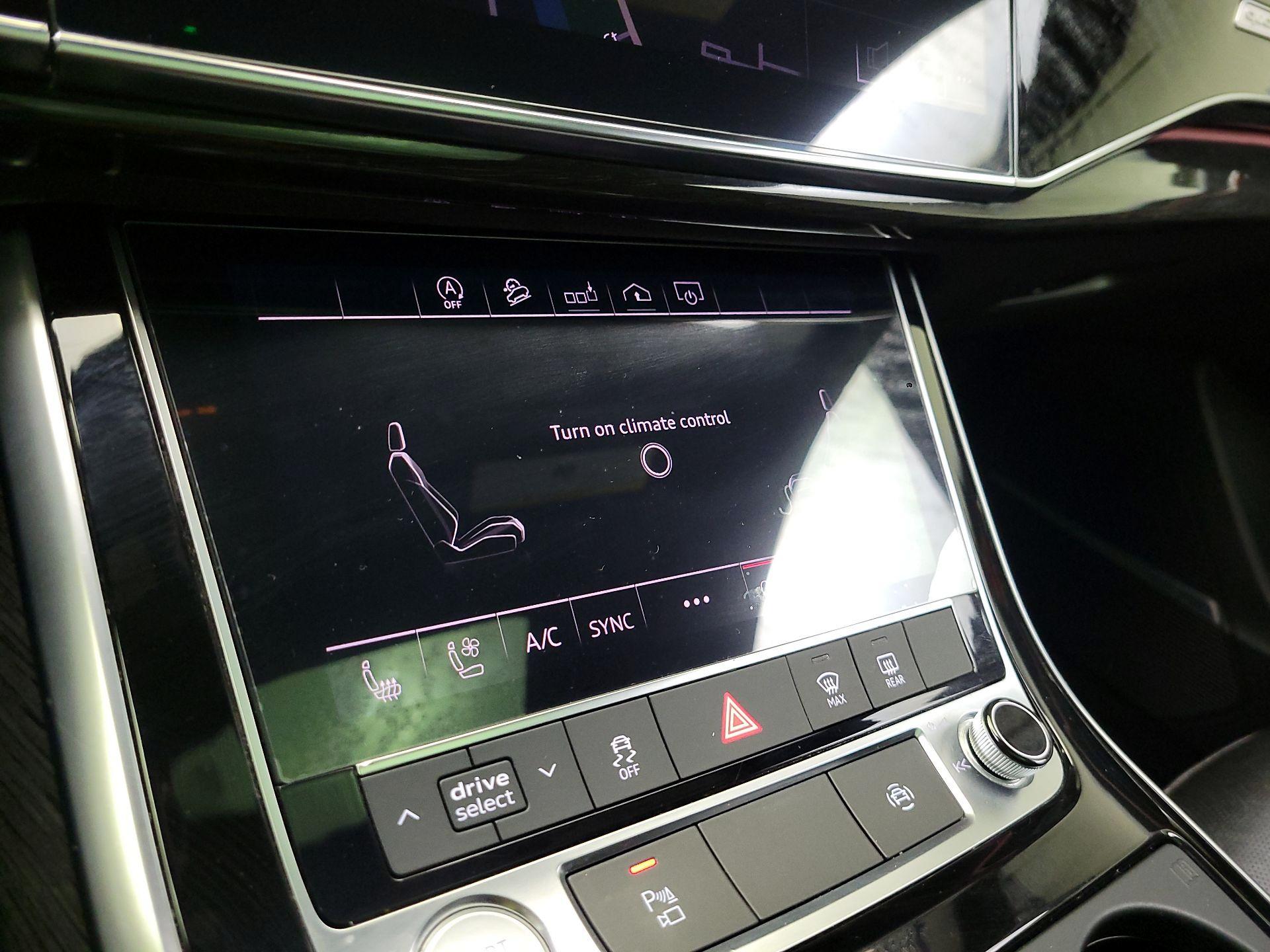 Thumbnail: 2020 Audi Q8 - 17