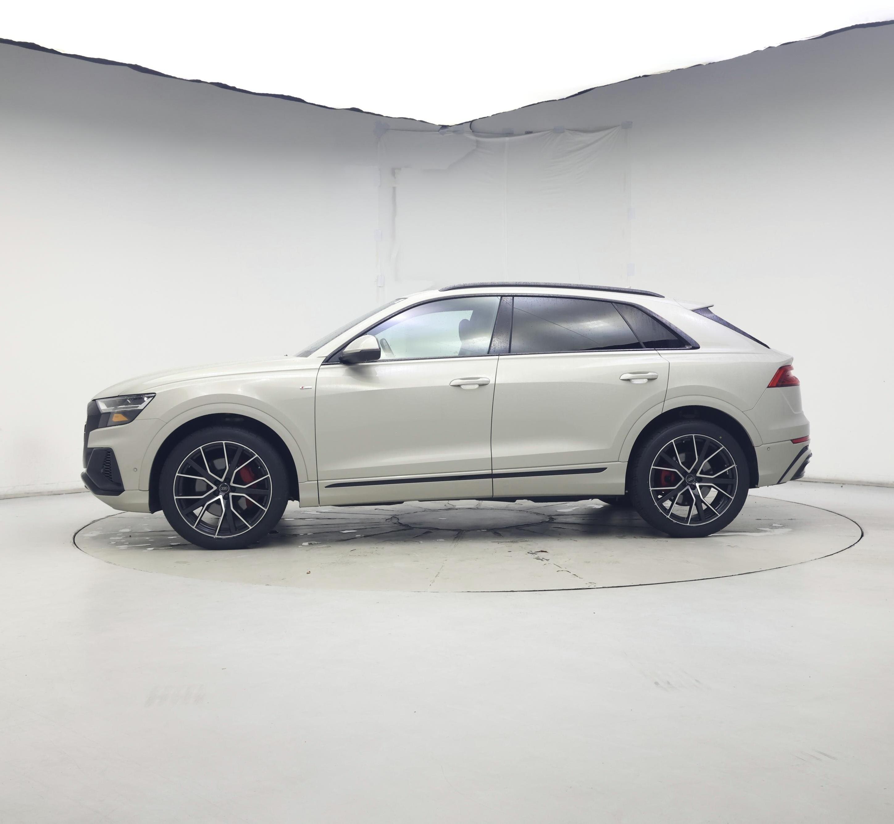 Thumbnail: 2020 Audi Q8 - 3