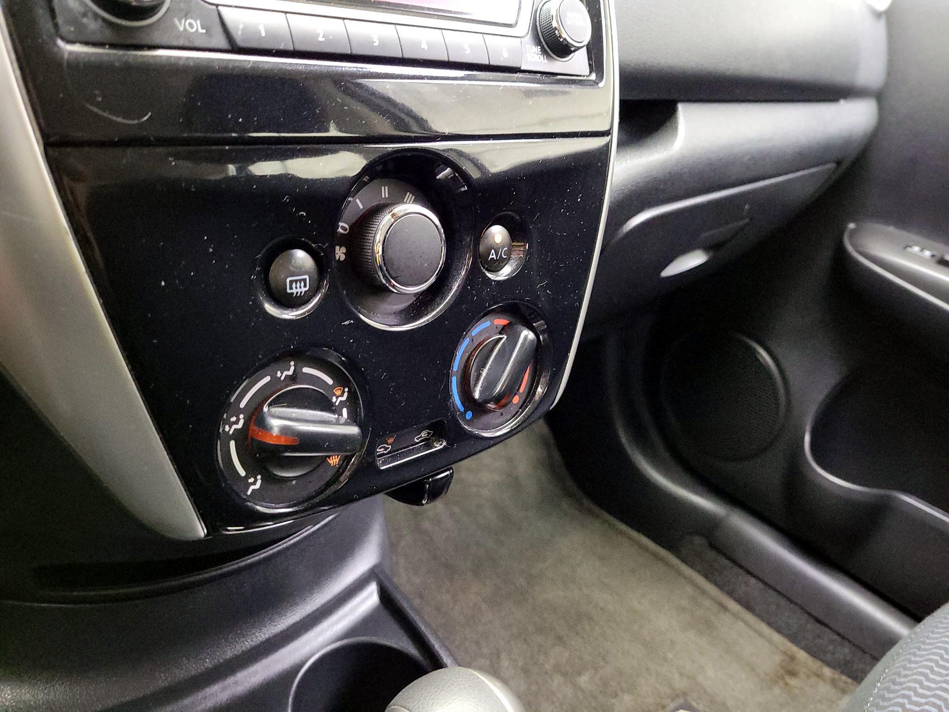 Thumbnail: 2016 Nissan Versa Note - 16