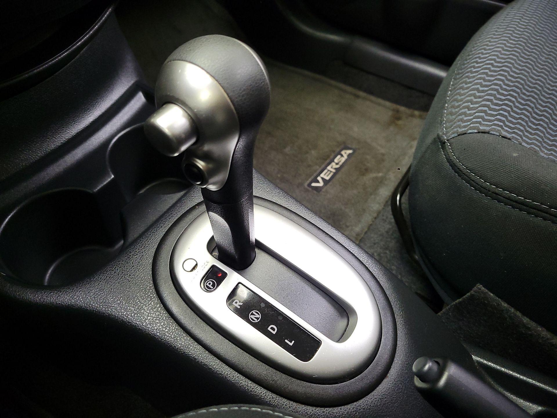 Thumbnail: 2016 Nissan Versa Note - 17