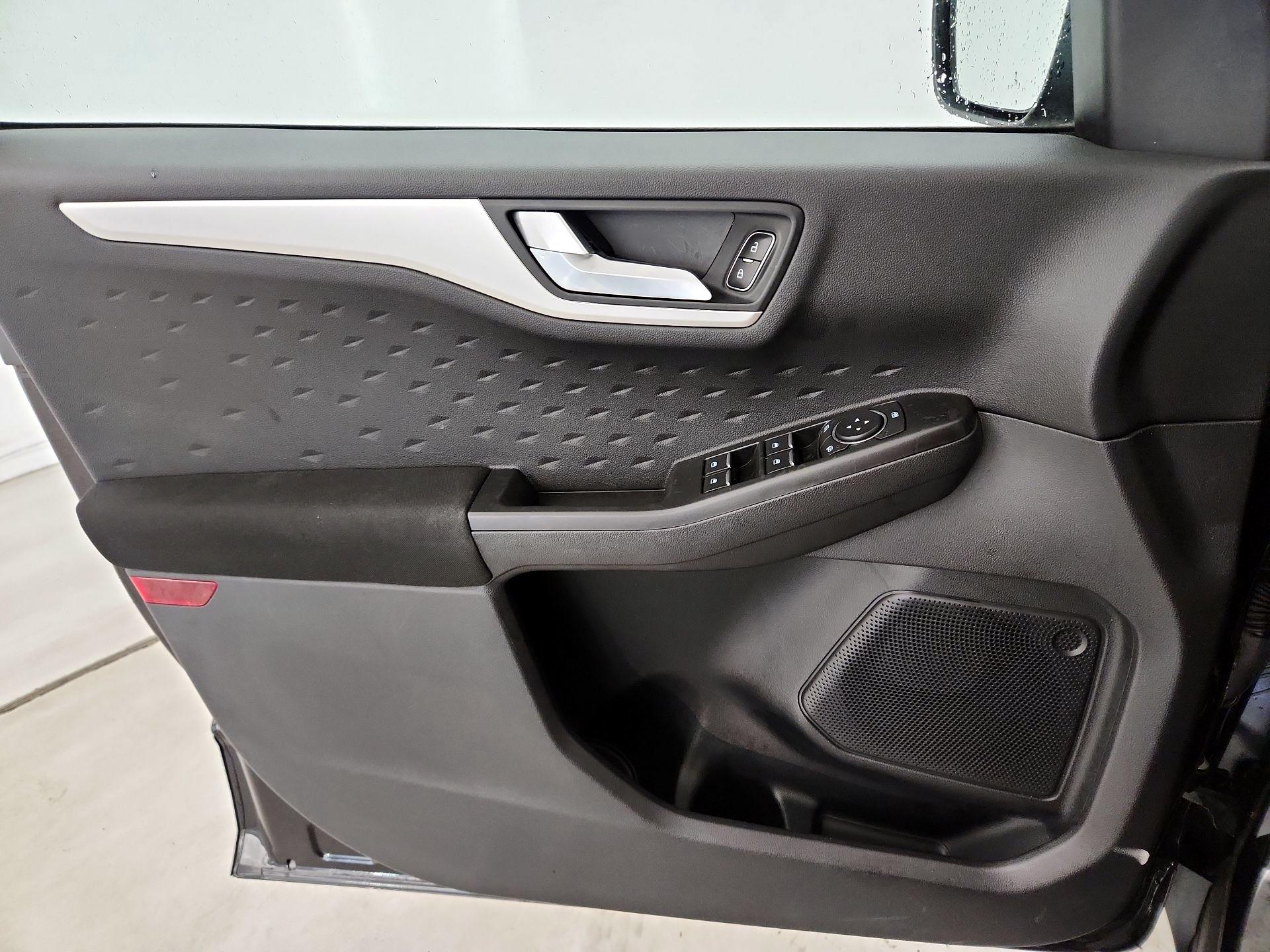 Thumbnail: 2020 Ford Escape - 12