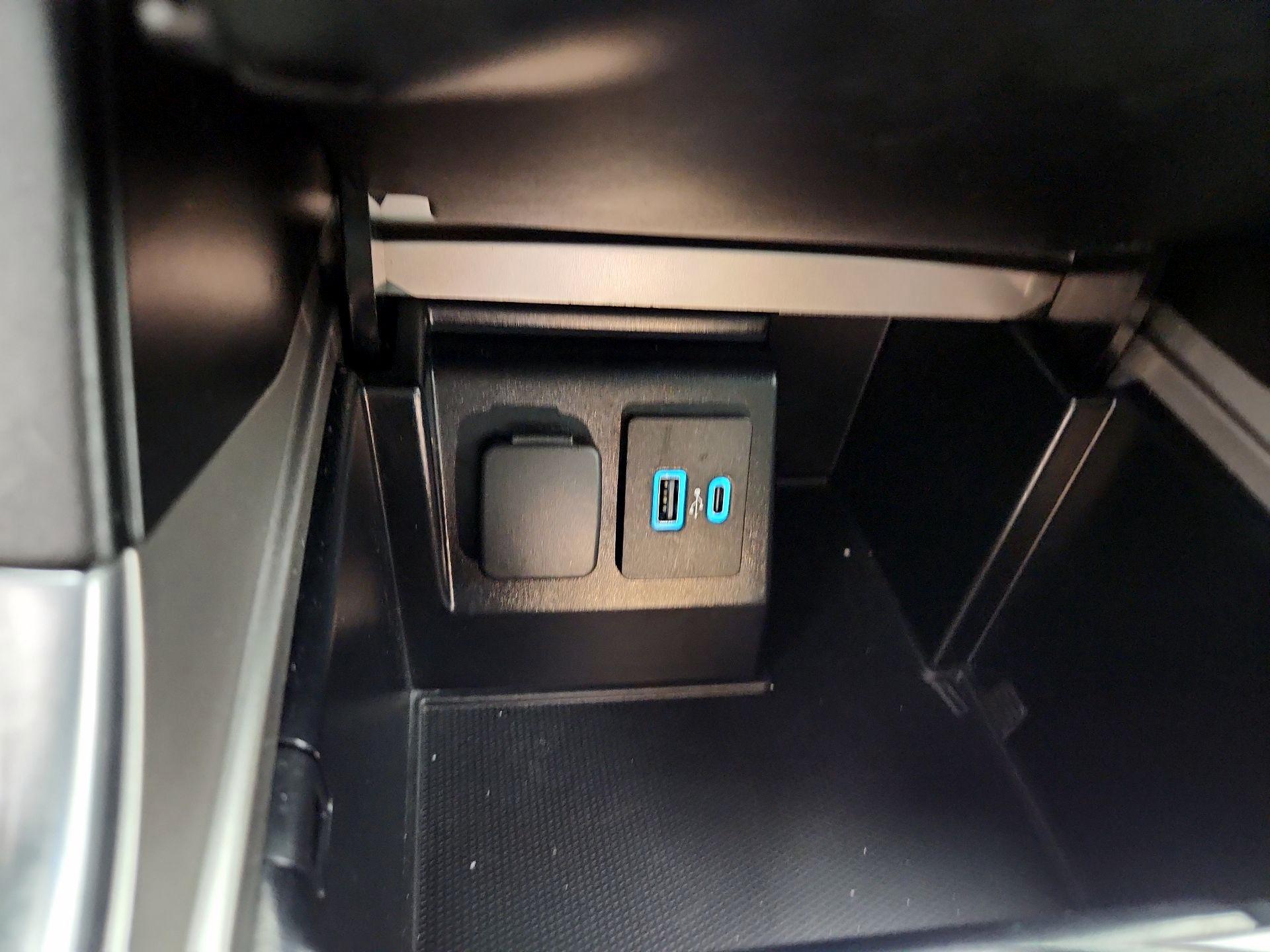 Thumbnail: 2020 Ford Explorer - 18