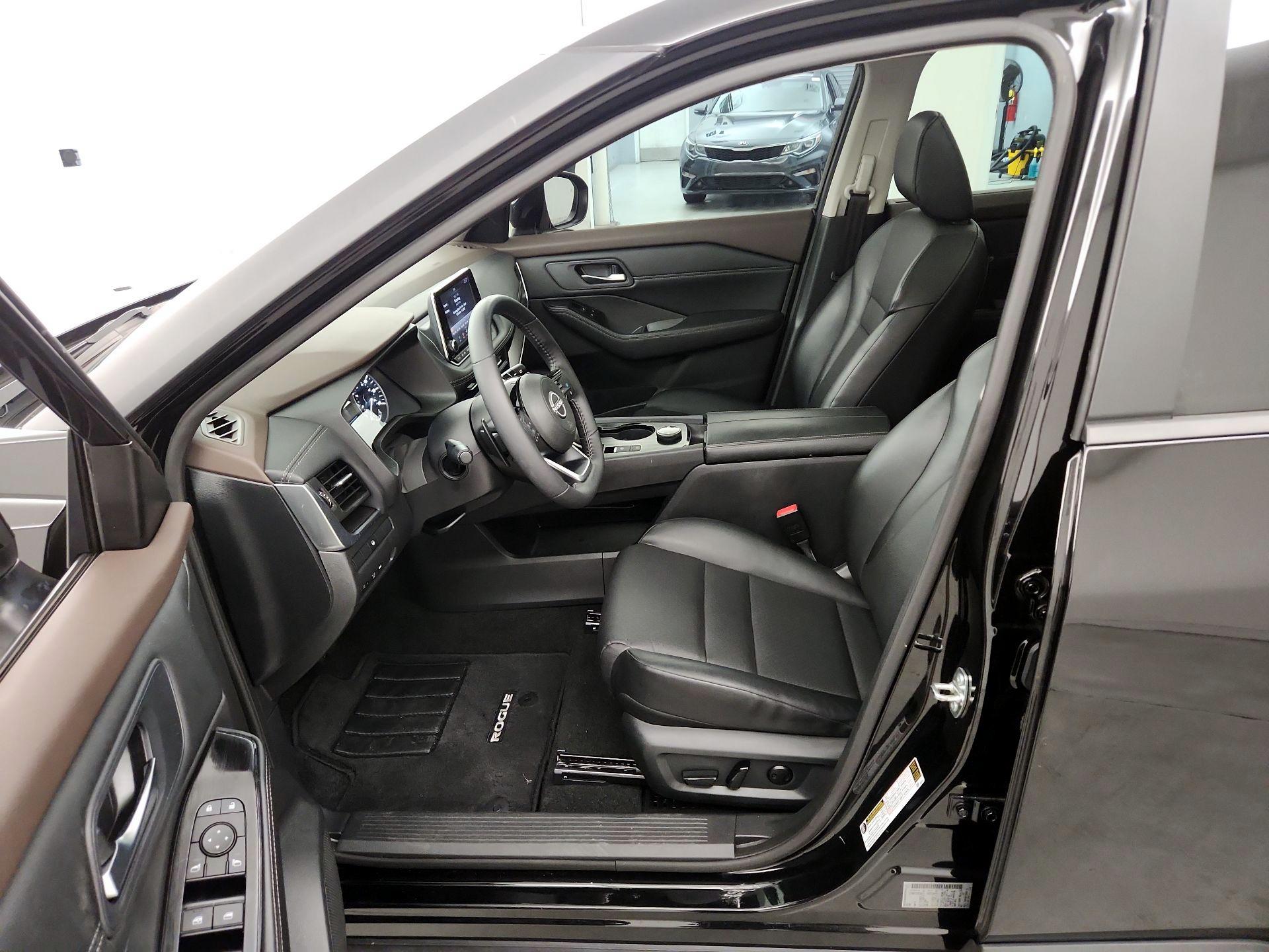 Thumbnail: 2023 Nissan Rogue - 9