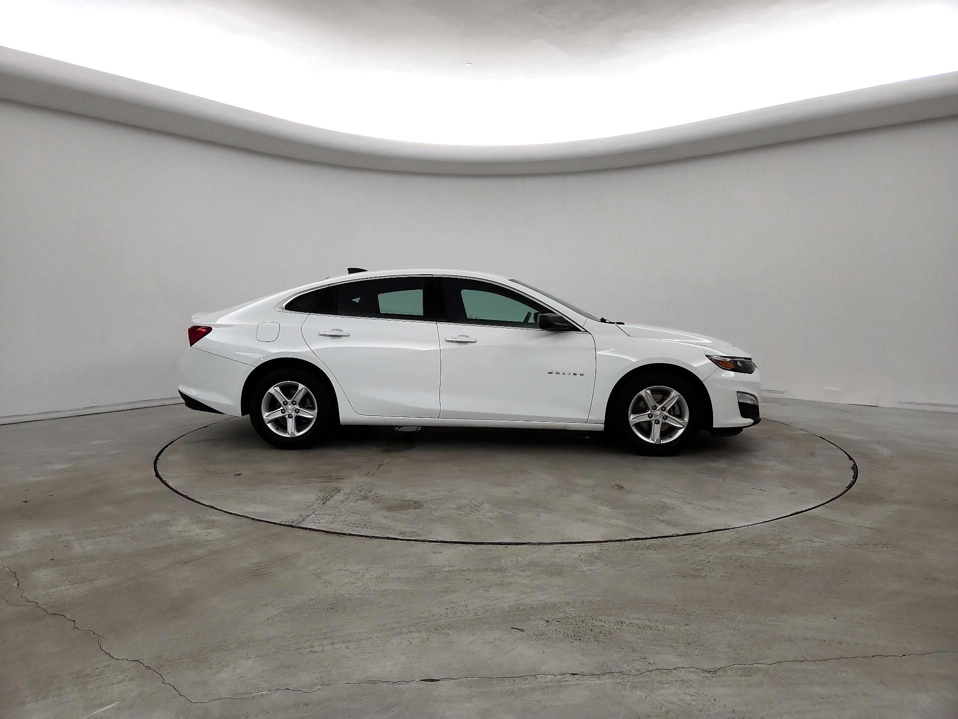 Thumbnail: 2020 Chevrolet Malibu - 4