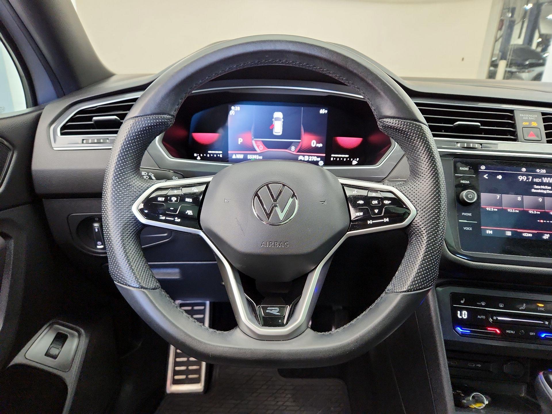 Thumbnail: 2022 Volkswagen Tiguan - 10