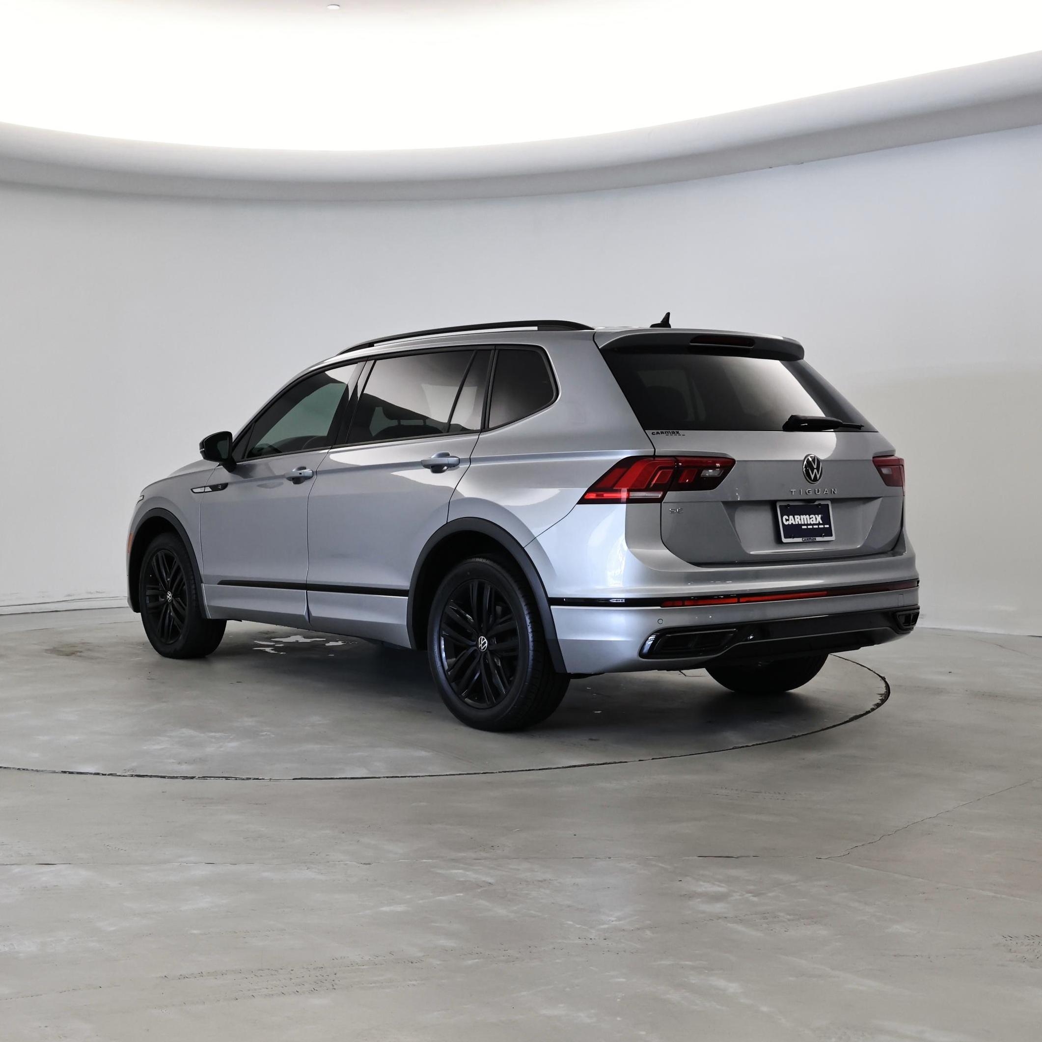 Thumbnail: 2022 Volkswagen Tiguan - 2