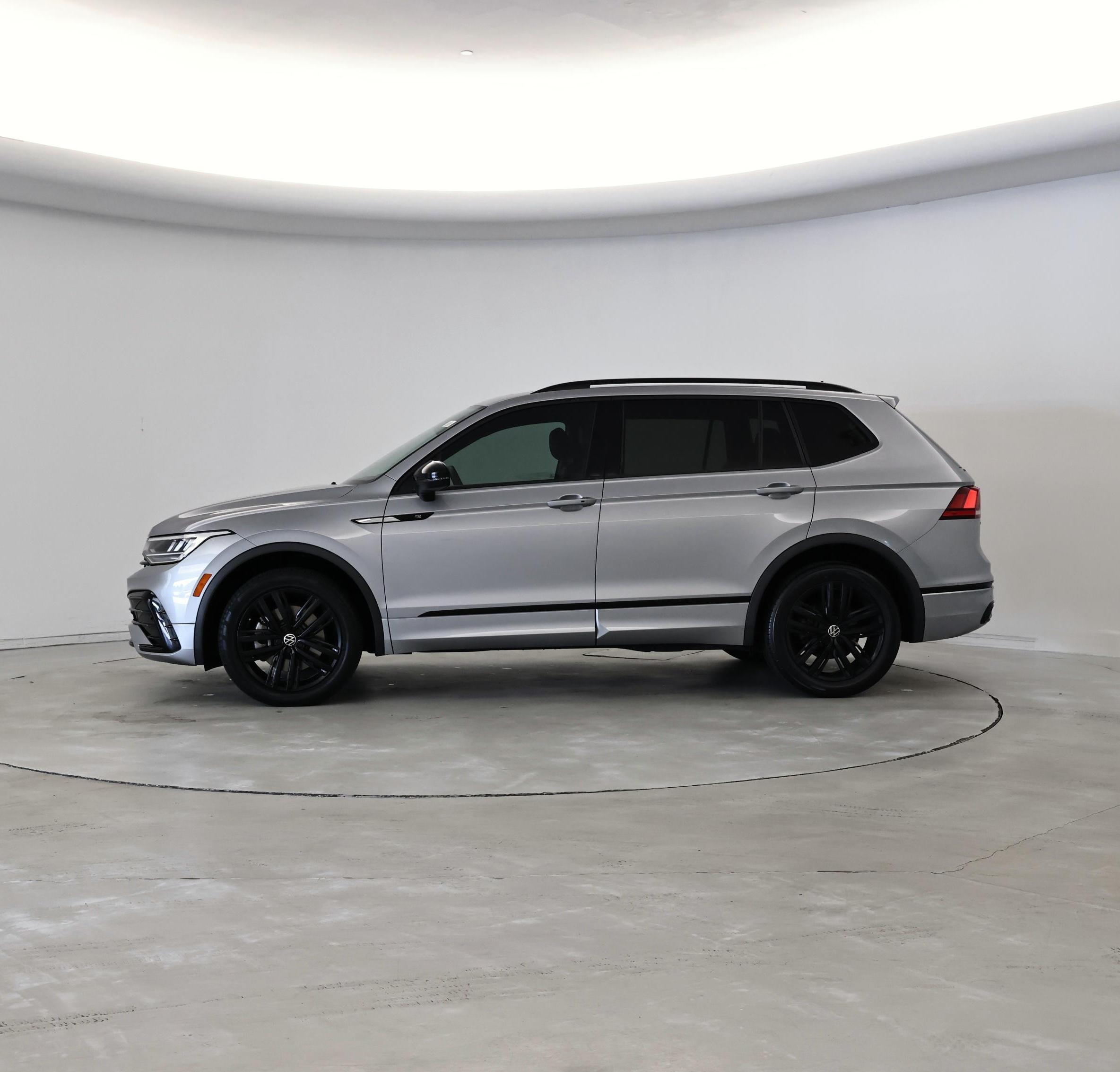 Thumbnail: 2022 Volkswagen Tiguan - 3